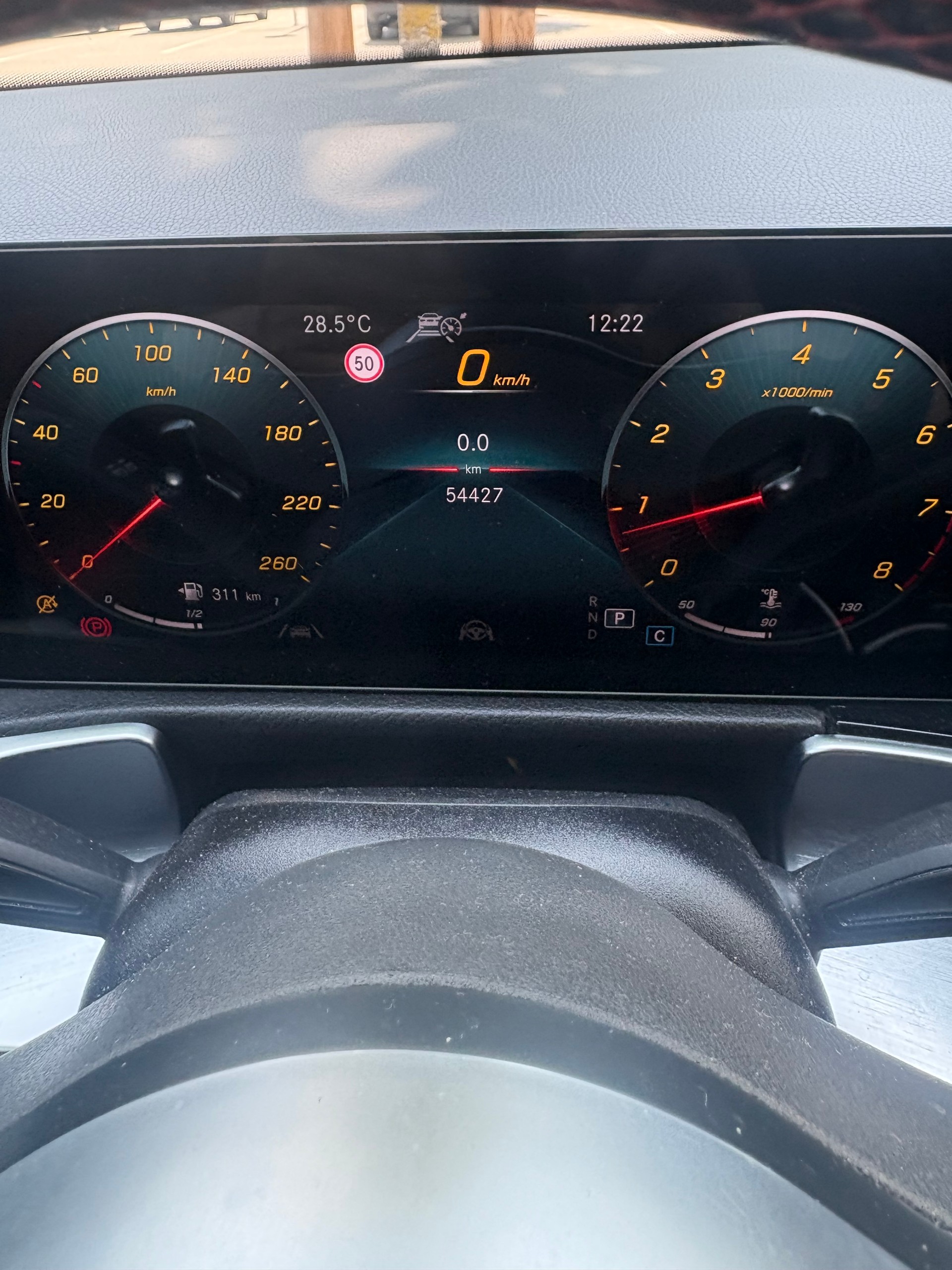 MERCEDES-BENZ GLB 250 4Matic AMG Line 8G-Tronic-image-13