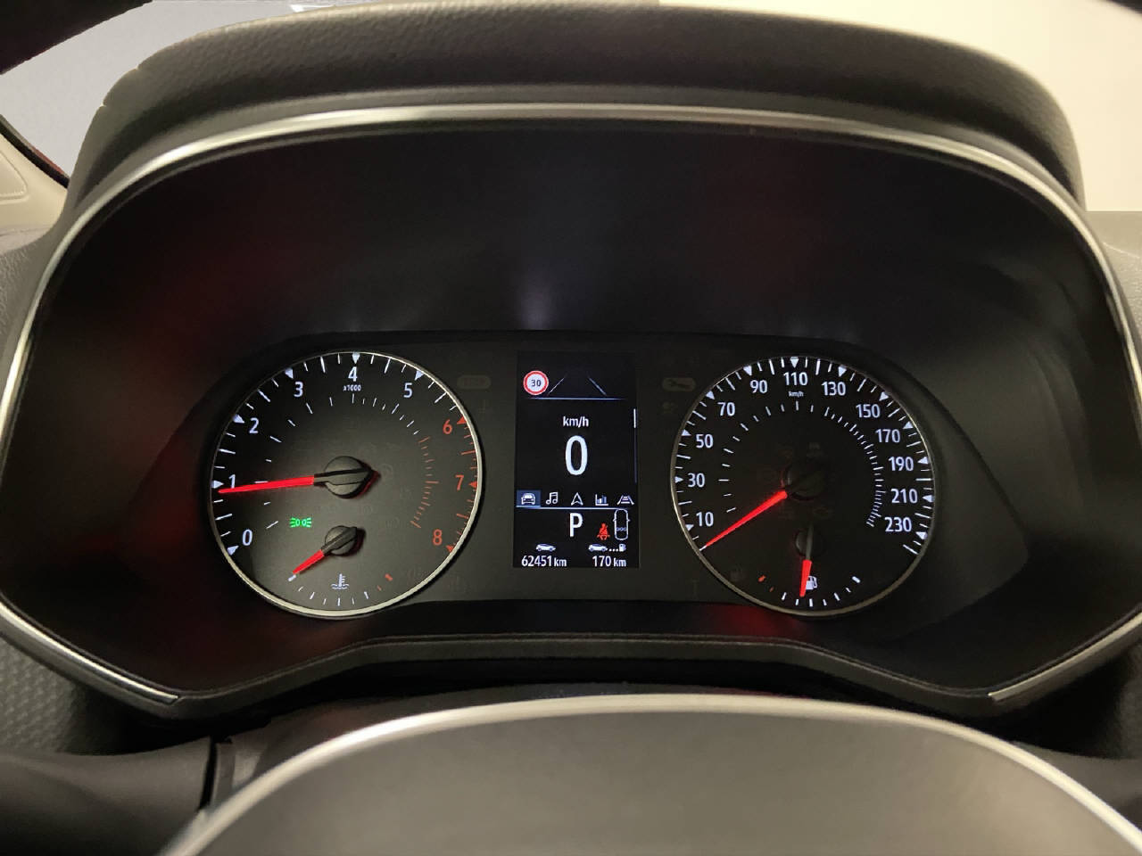 RENAULT Clio 1.0 TCe 100 Zen CVT-image-9