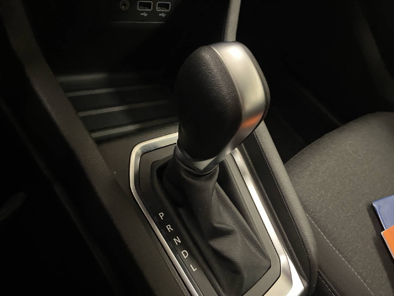 RENAULT Clio 1.0 TCe 100 Zen CVT-image-8