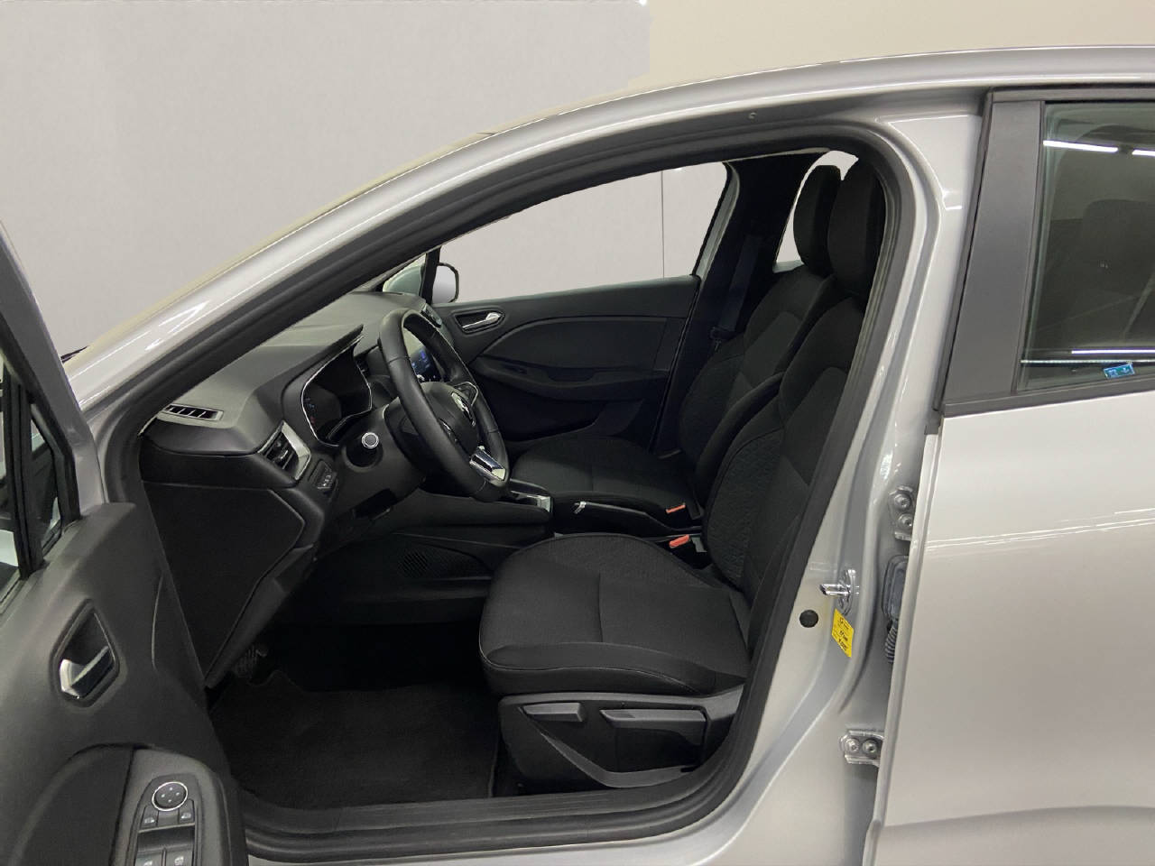 RENAULT Clio 1.0 TCe 100 Zen CVT-image-4