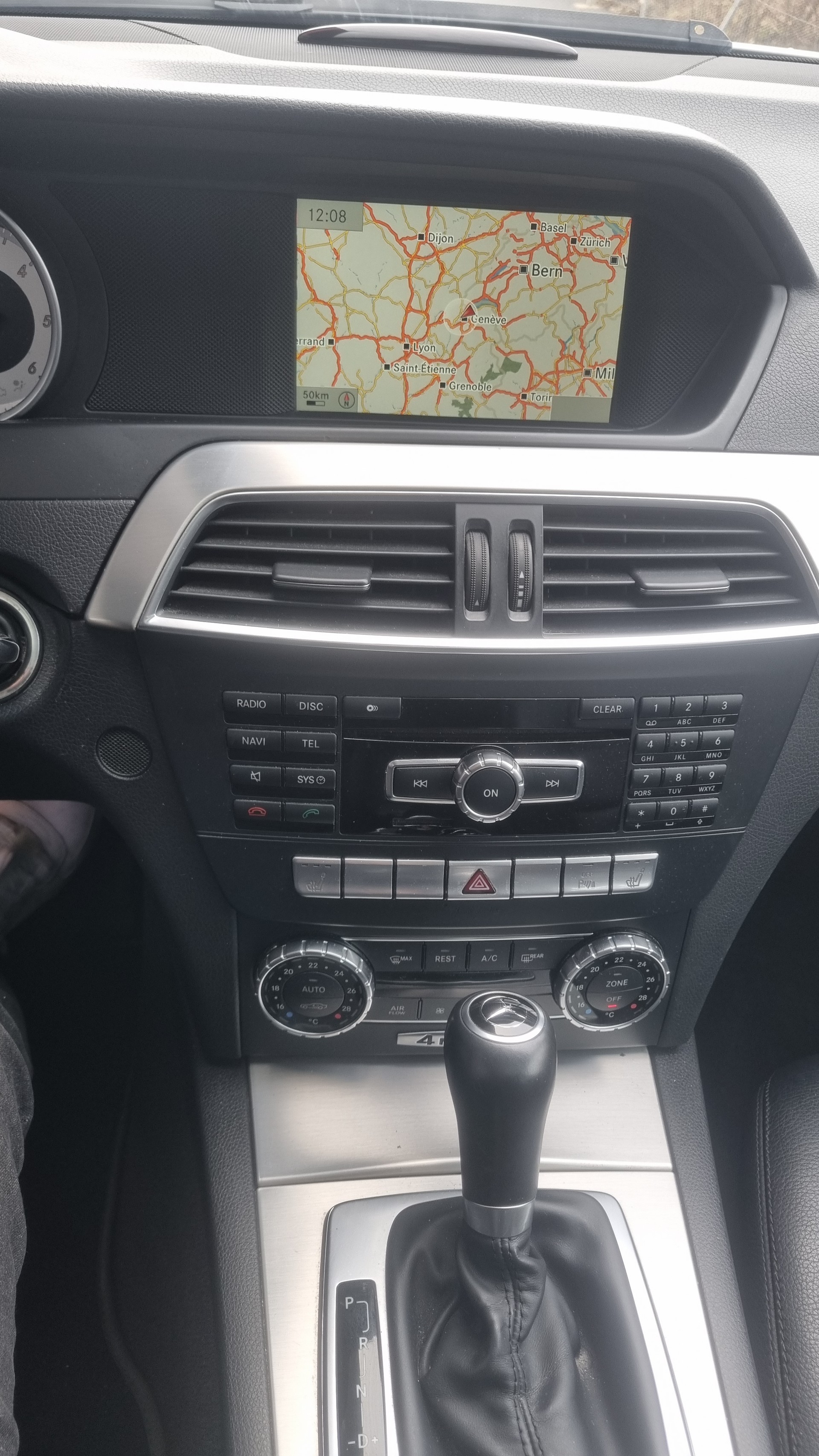 MERCEDES-BENZ C 300 CDI Elégance 4Matic 7G-Tronic-image-6