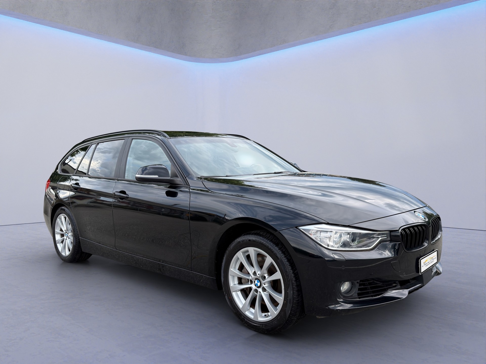 BMW 335d xDrive Touring Steptronic-showroom-element-1