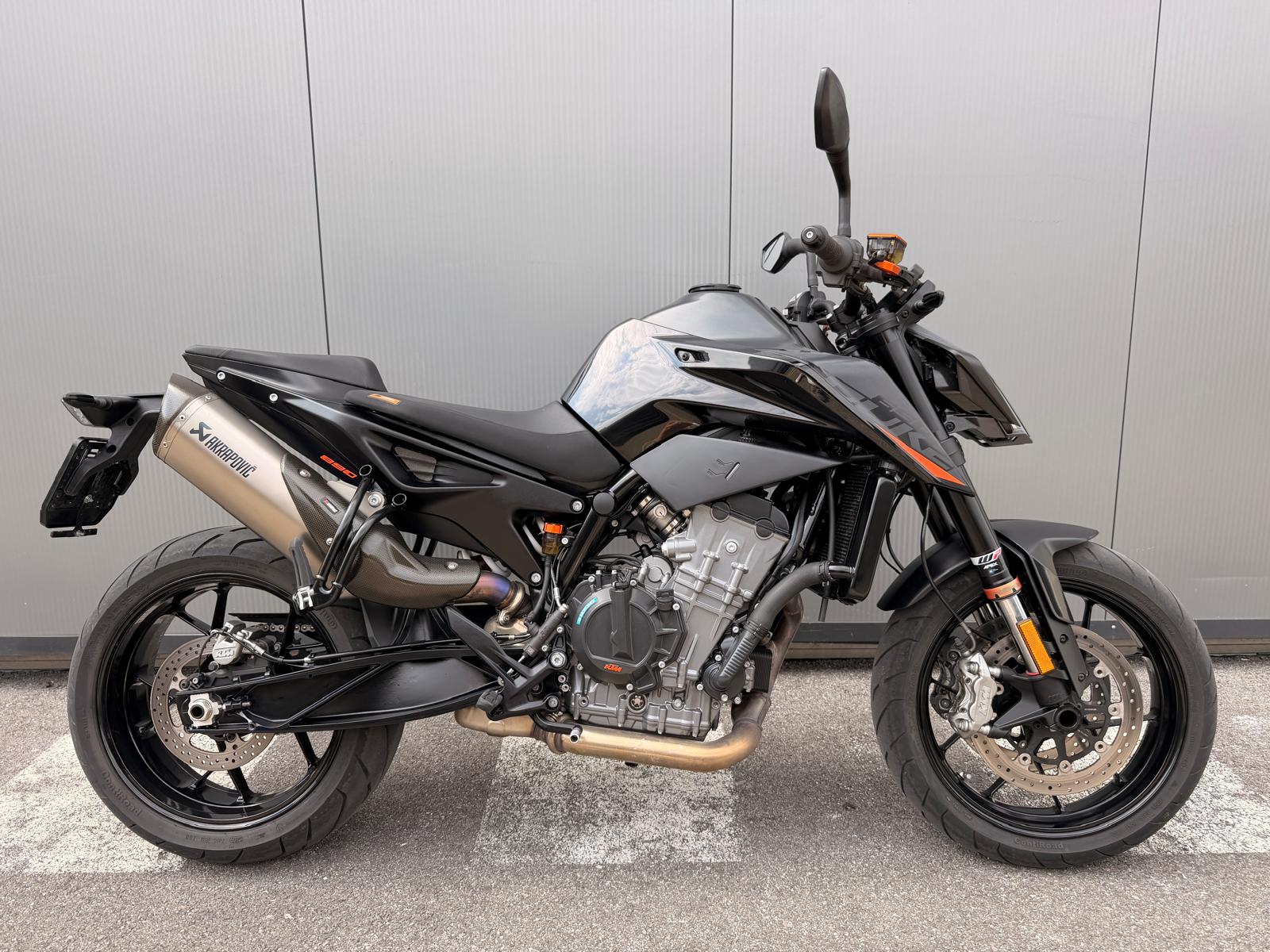 KTM 890 Duke