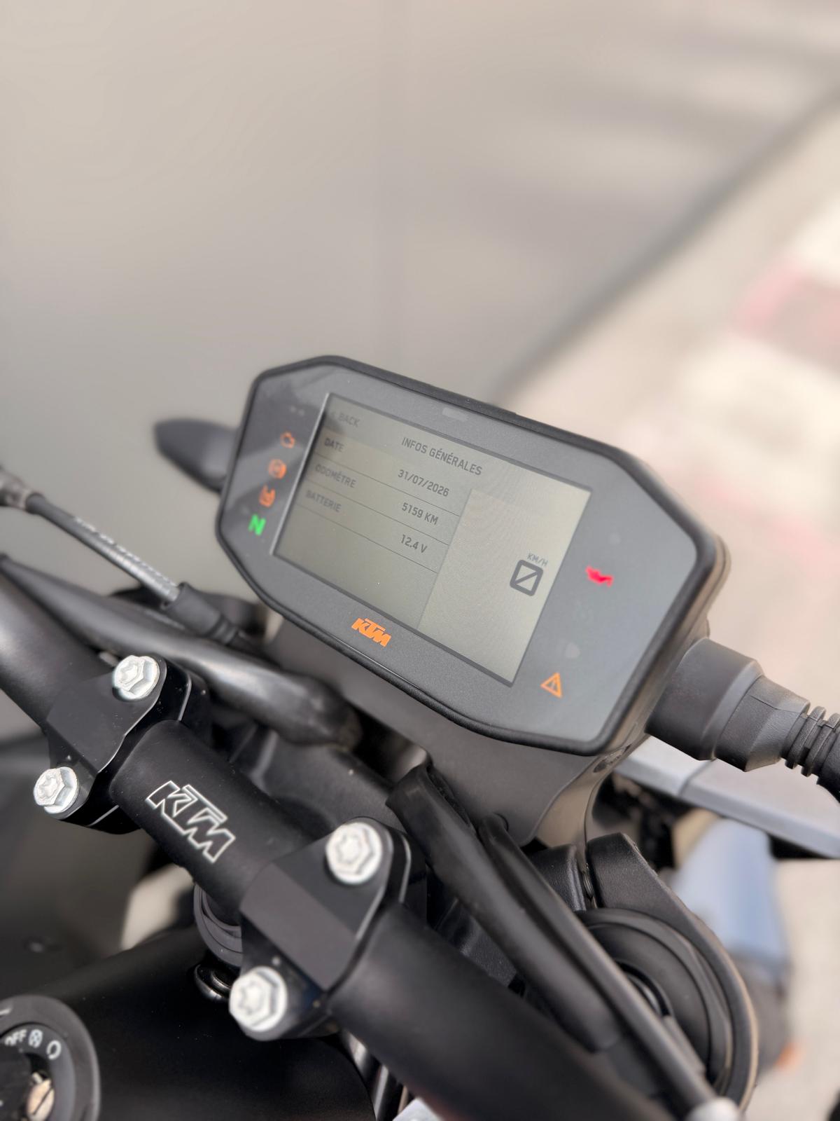 KTM 890 Duke-image-8