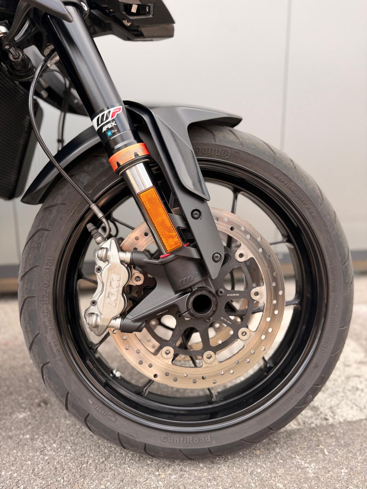 KTM 890 Duke-image-7