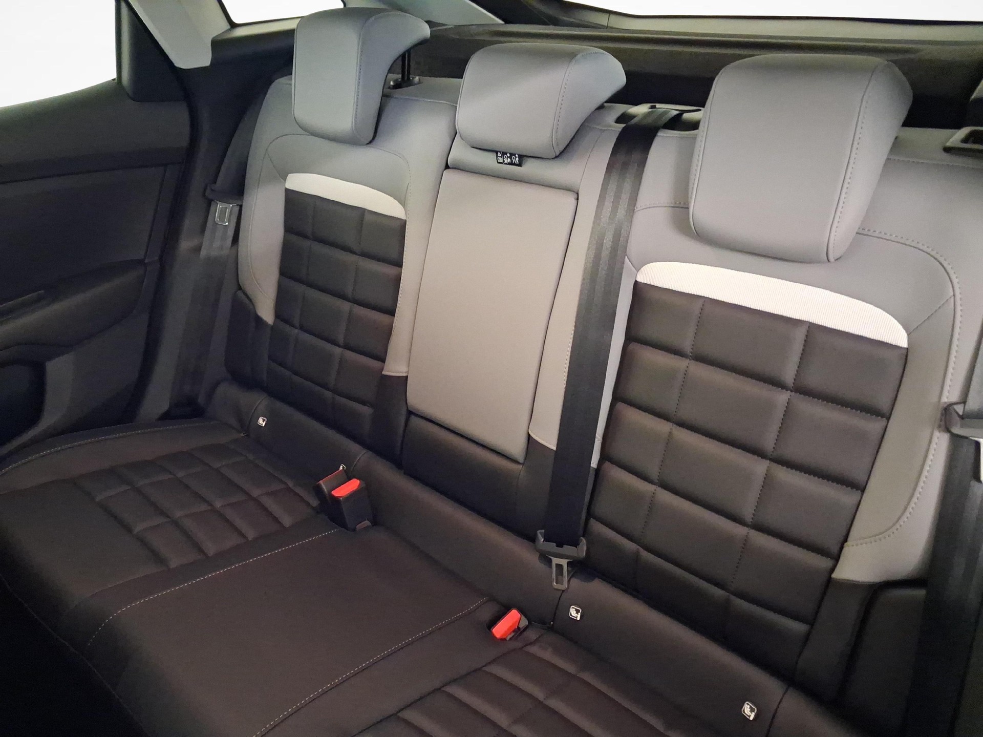 CITROEN C4 1.2 Hybrid Max-image-10