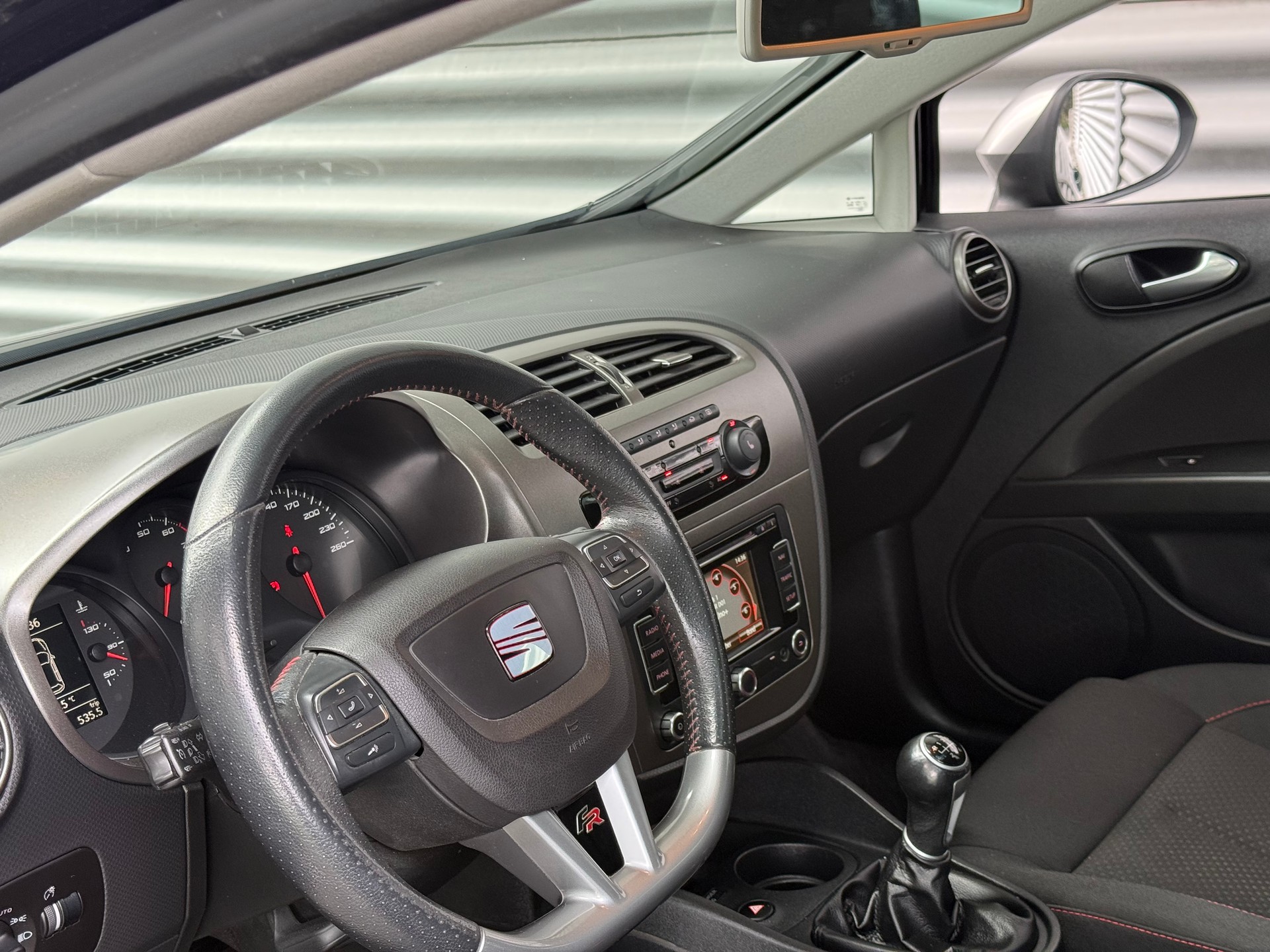 SEAT Leon 2.0 TSI FR-image-6