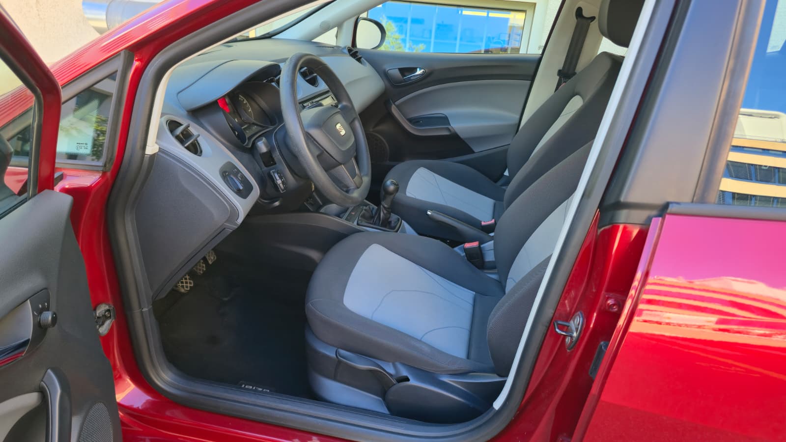 SEAT Ibiza 1.2 TSI Style| Frisch ab MFK| Frisch Ab Service| 8 Fach| Radio DAB / Bluetooth / USB| Top gepflegt-image-11