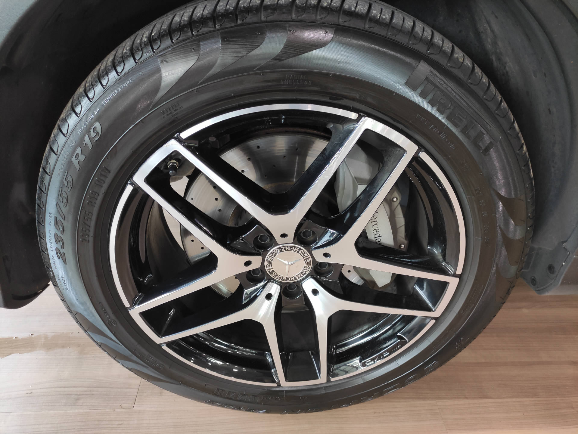 MERCEDES-BENZ GLC 250 d AMG Line 4m-showroom-element-2