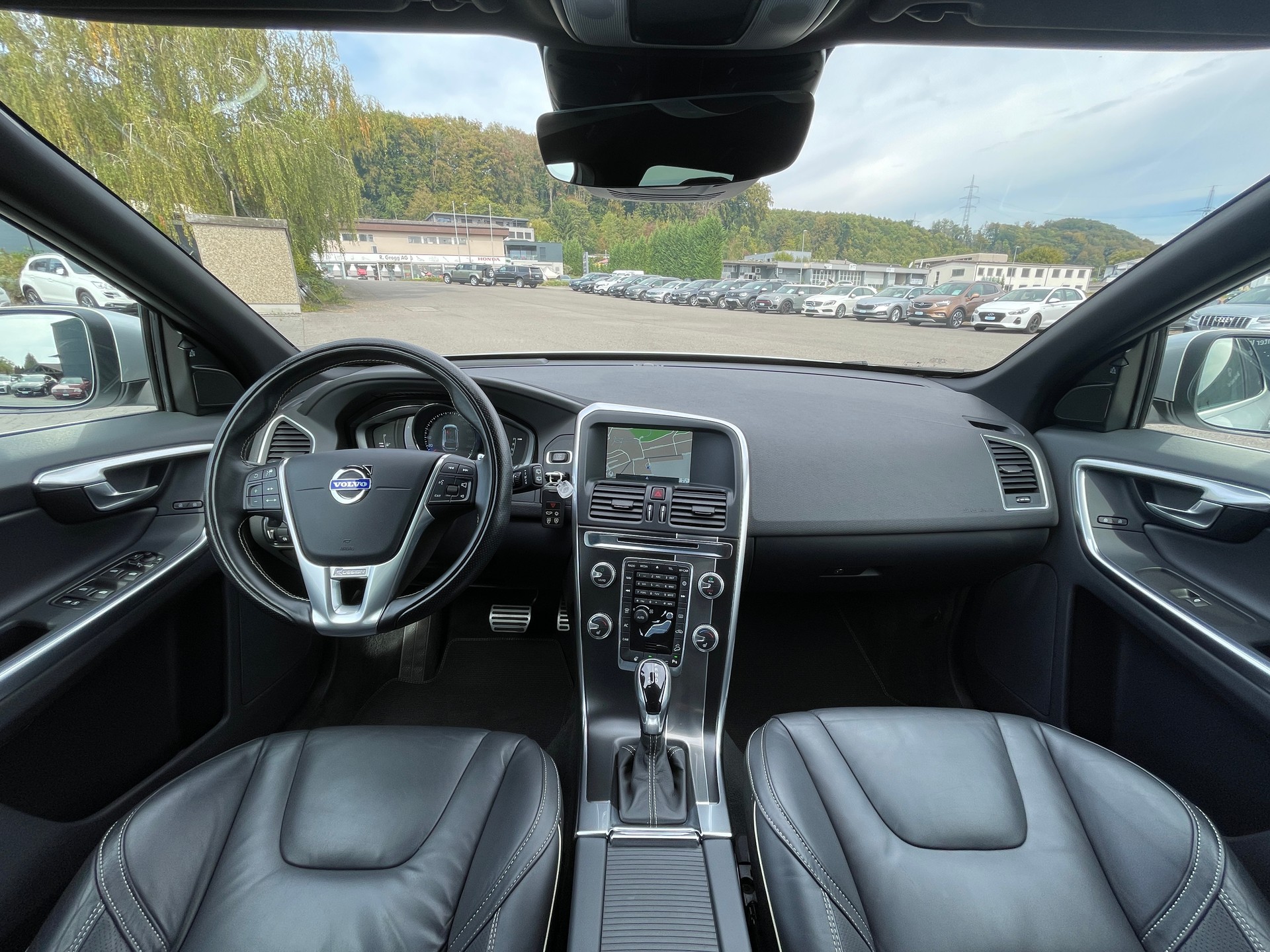 VOLVO XC60 D4 AWD Kinetic R-Design Geartronic-image-7