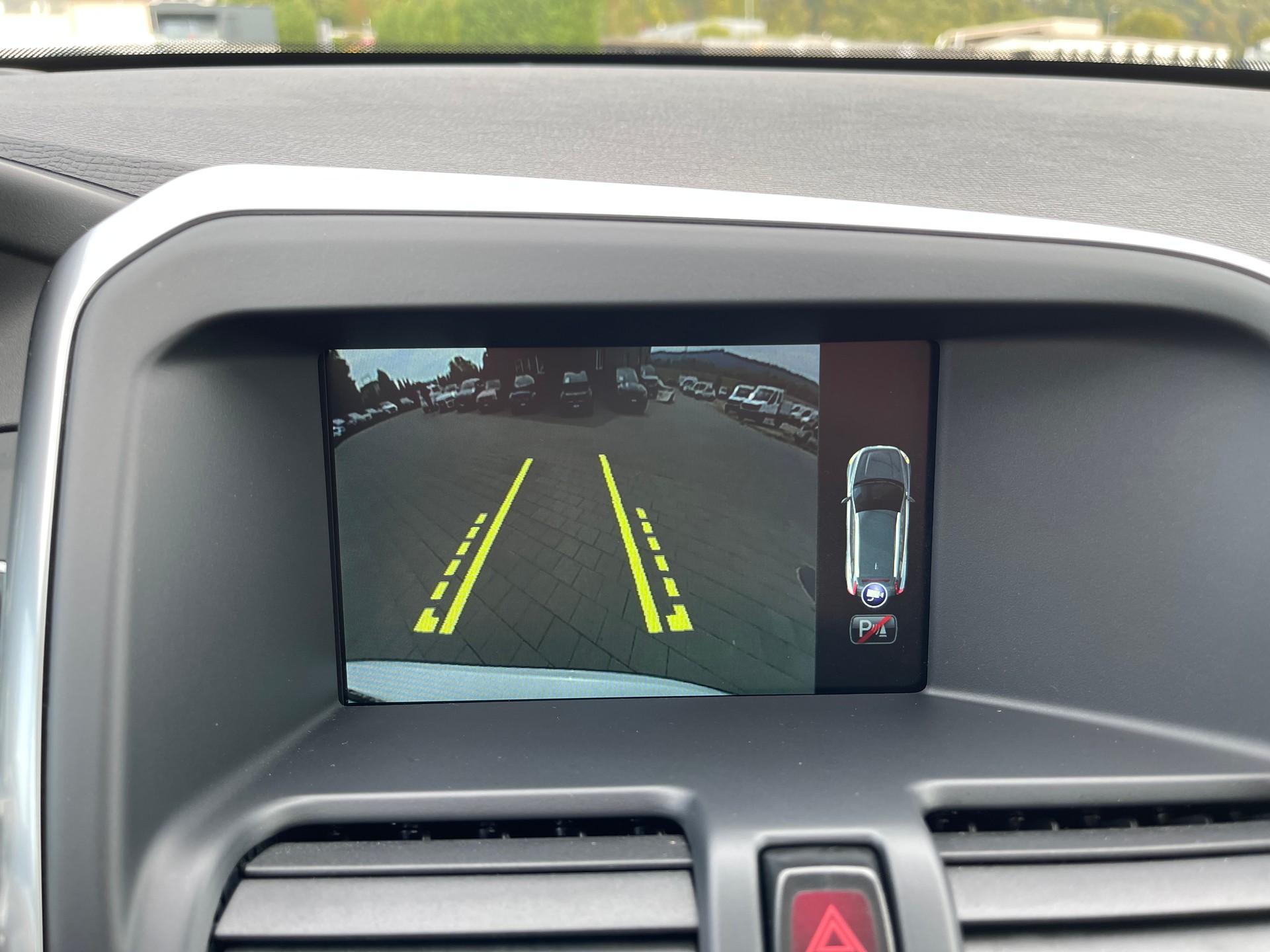 VOLVO XC60 D4 AWD Kinetic R-Design Geartronic-image-11