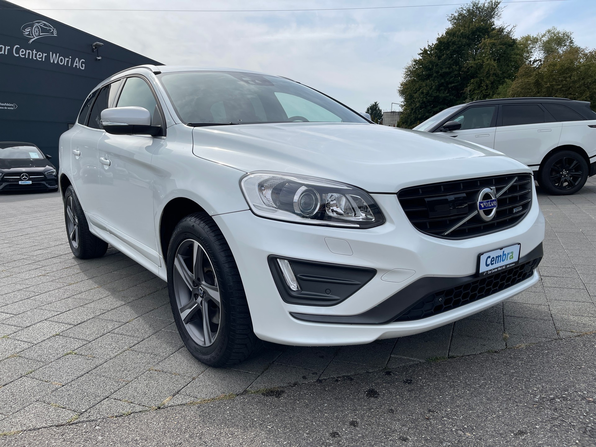 VOLVO XC60 D4 AWD Kinetic R-Design Geartronic-image-5