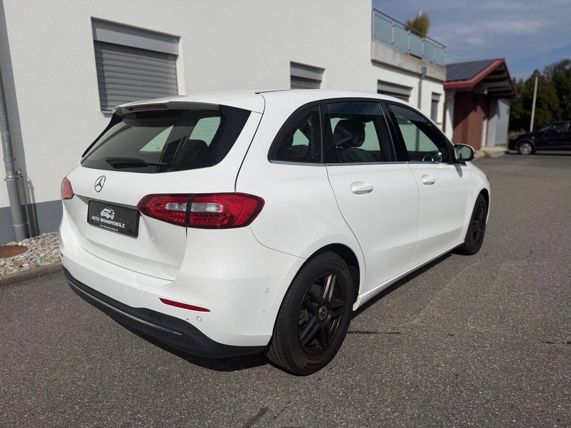 MERCEDES-BENZ B 180 SE Line 7G-DCT-image-5