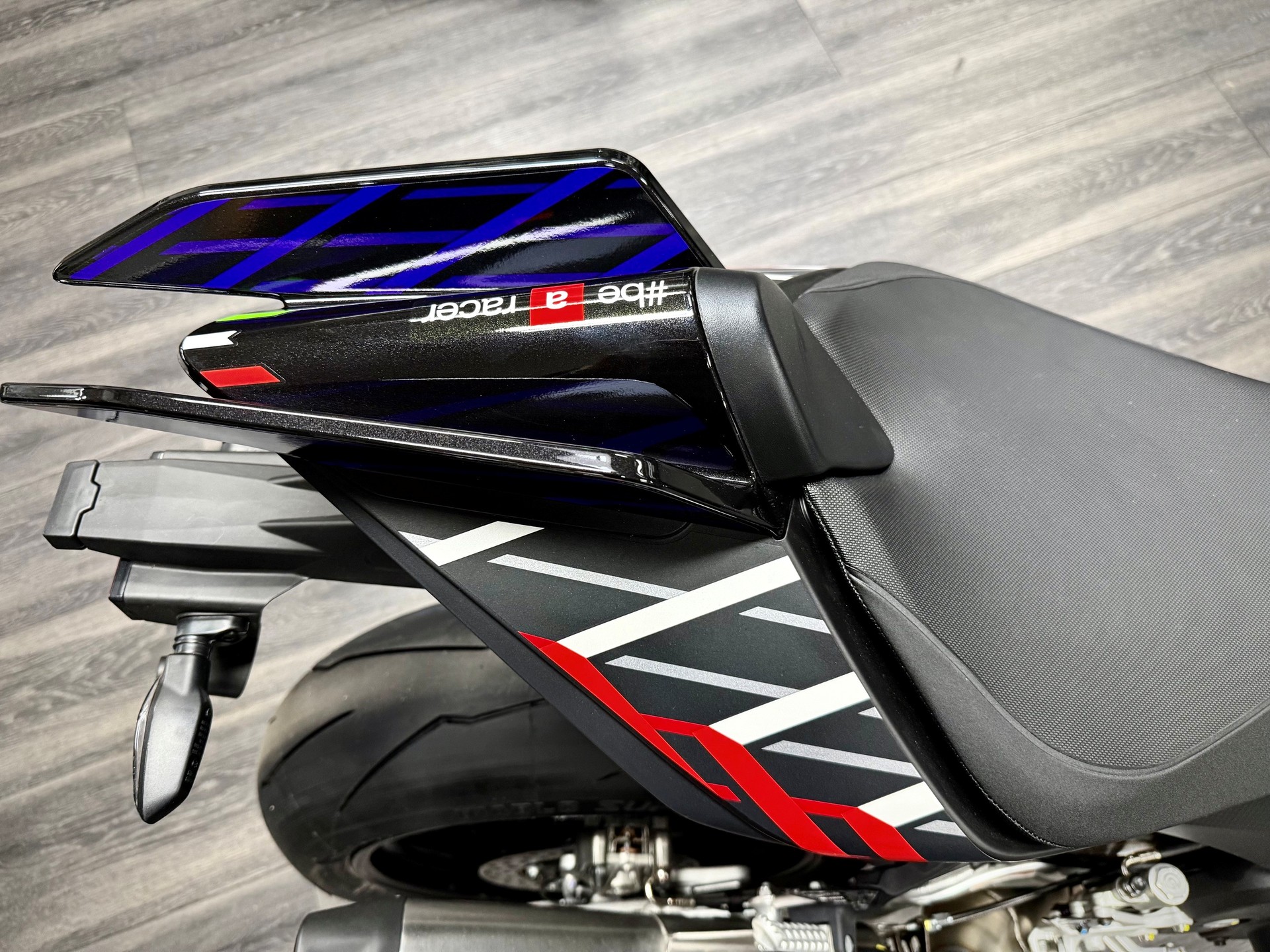 APRILIA Tuono V4 1100 E5+ Factory-image-2