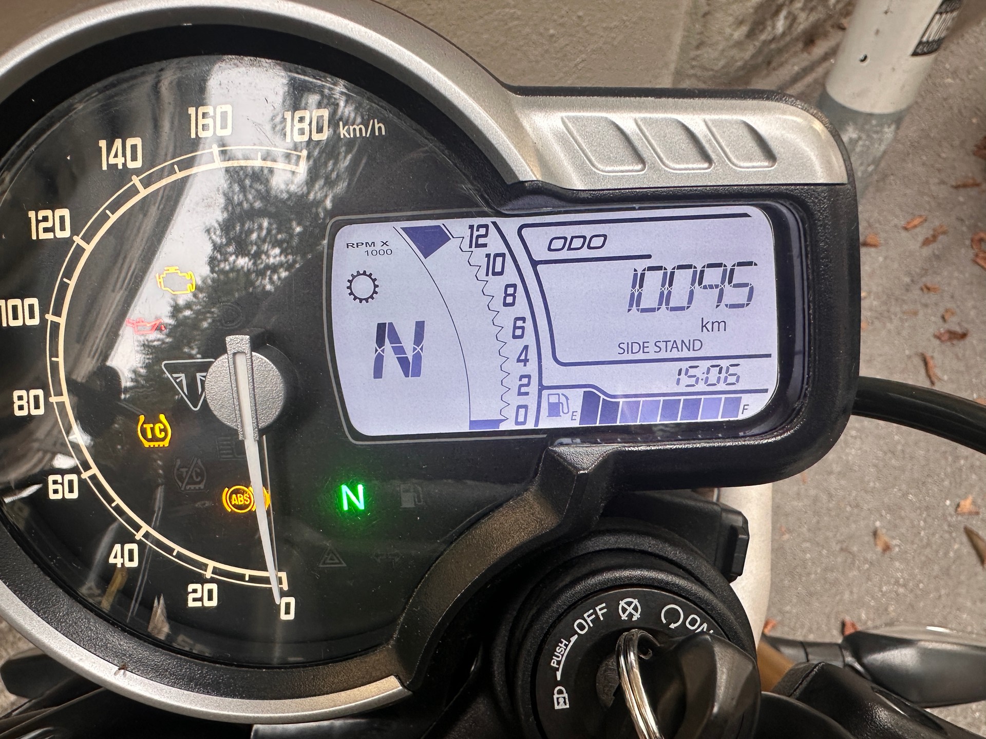 TRIUMPH Scrambler 400 X-image-4
