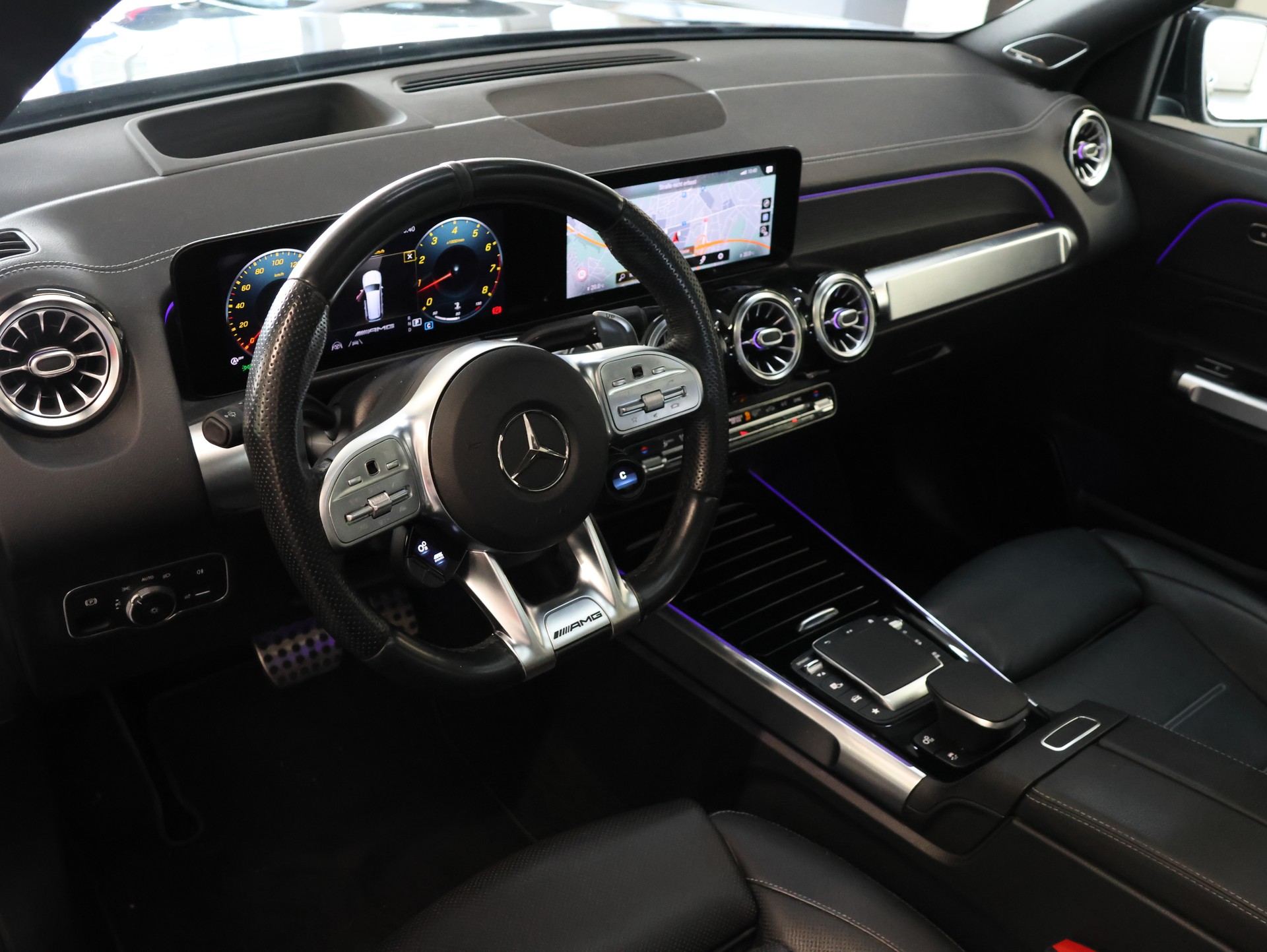 MERCEDES-BENZ GLB 35 AMG 4Matic 8G-Tronic *1-HAND*-image-10
