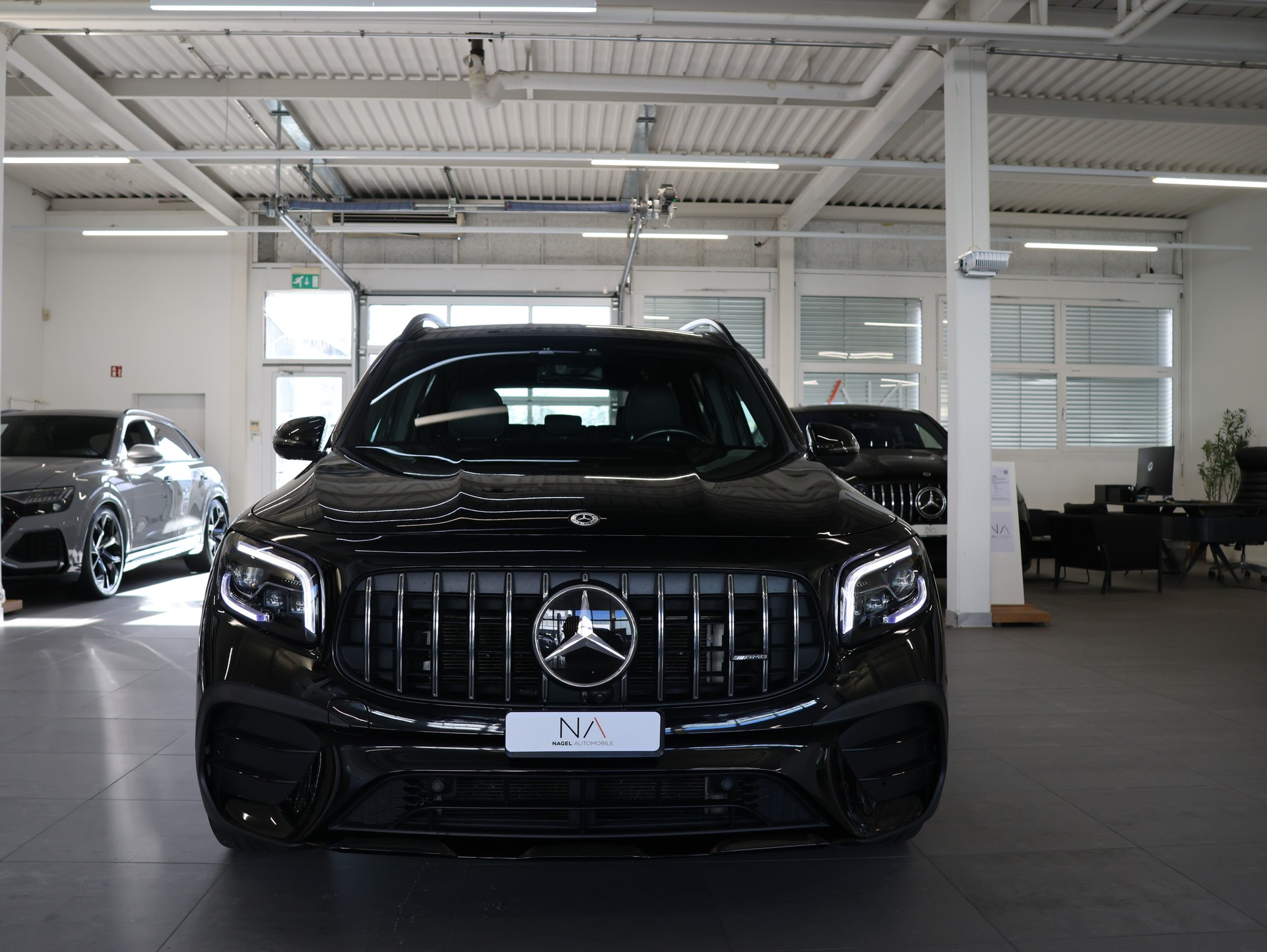 MERCEDES-BENZ GLB 35 AMG 4Matic 8G-Tronic *1-HAND*-showroom-element-2