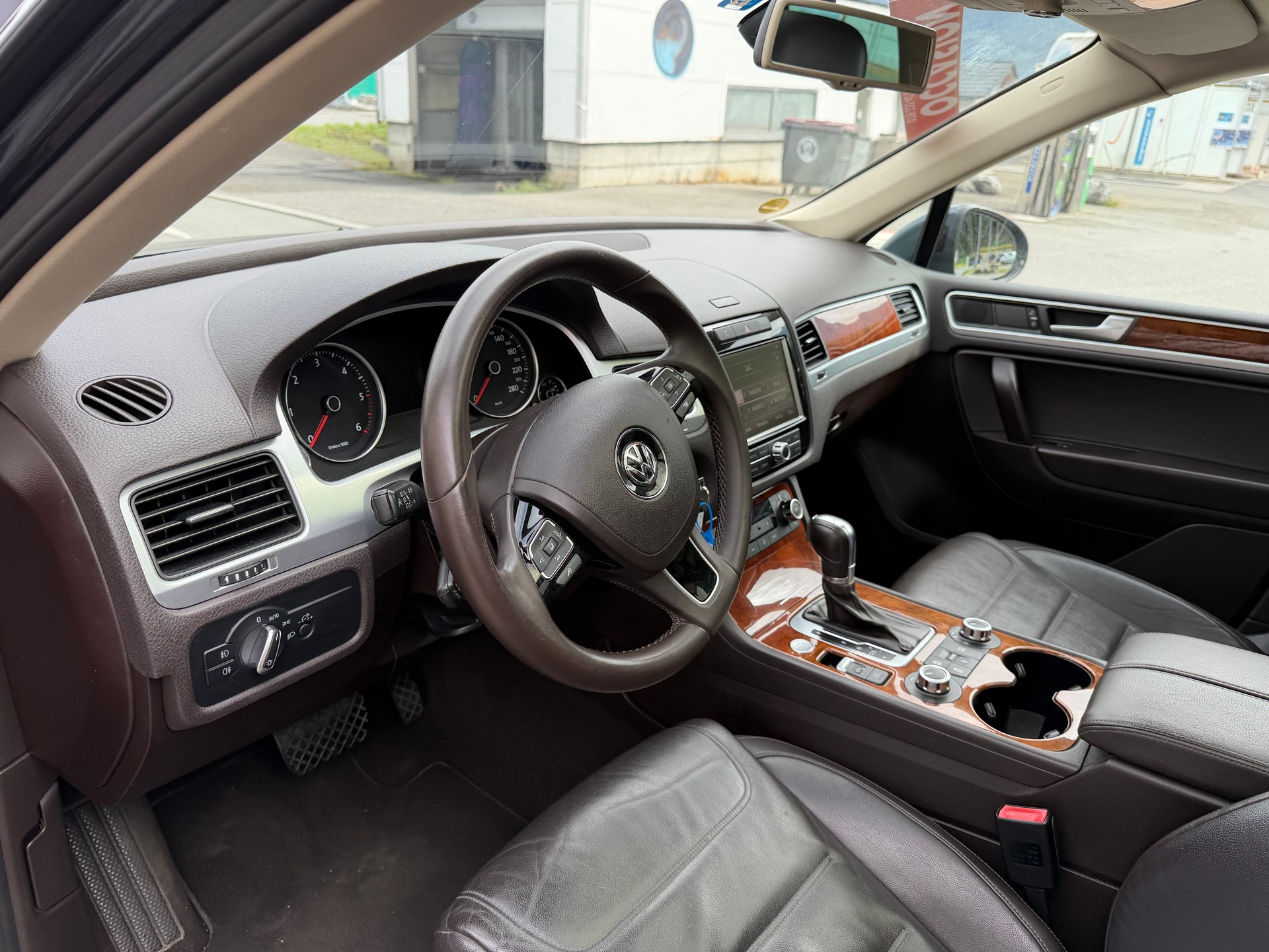VW Touareg 3.0 TDI BlueMotion Technology Tiptronic CROCHET ATTELAGE 3500 KG-image-29