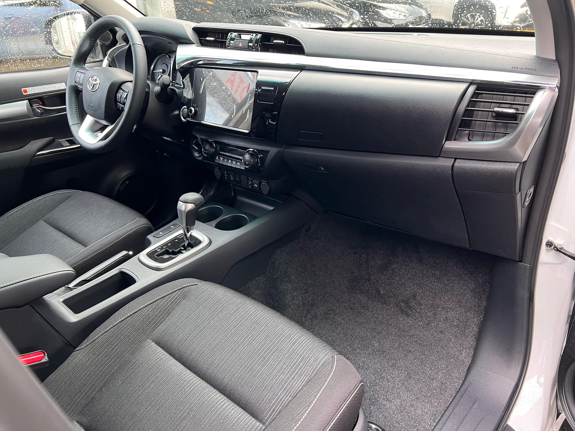 TOYOTA Hilux Double Cab.-Pick-up 2.4 D-4D 150 Style-image-12