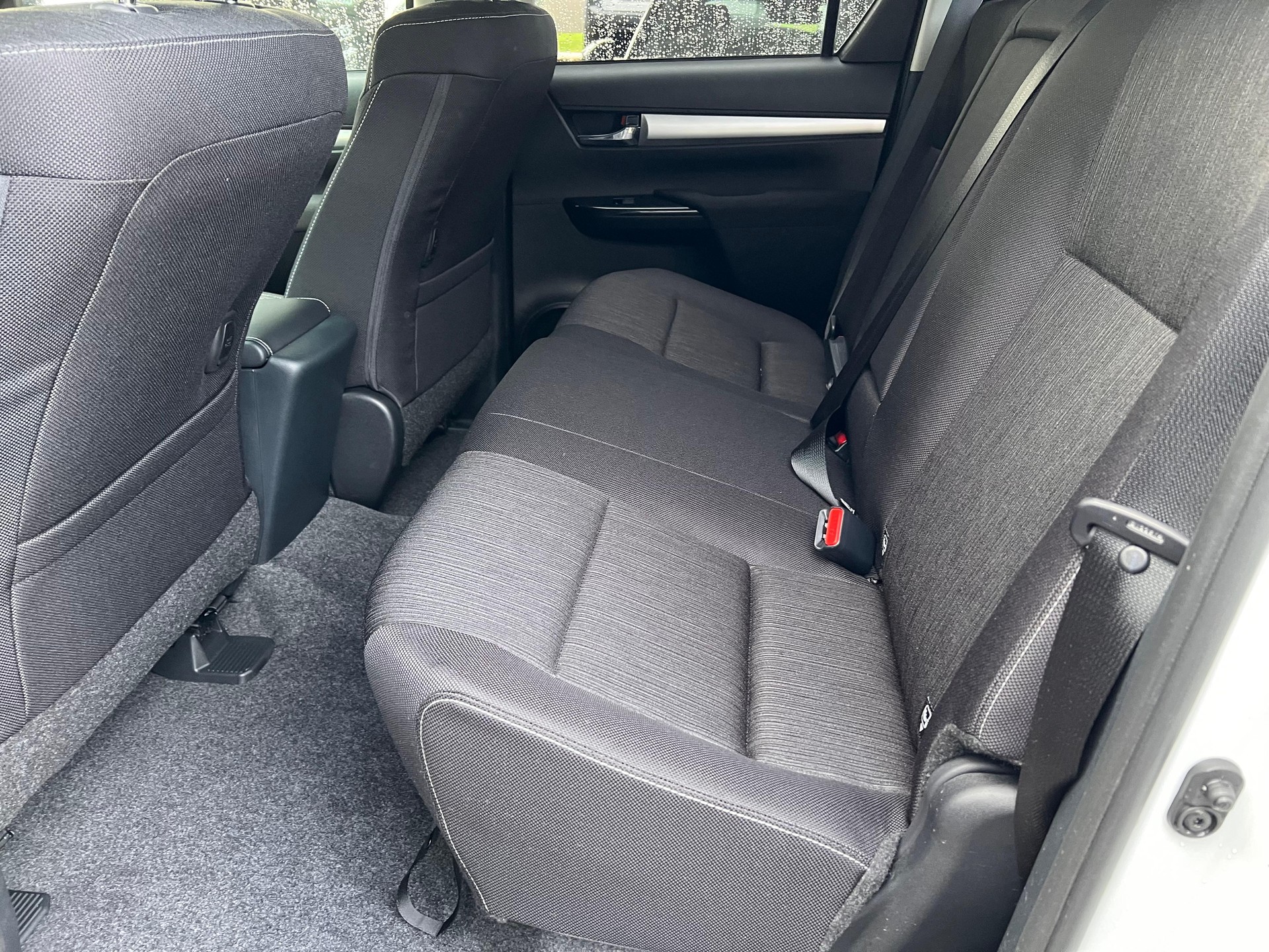 TOYOTA Hilux Double Cab.-Pick-up 2.4 D-4D 150 Style-image-10
