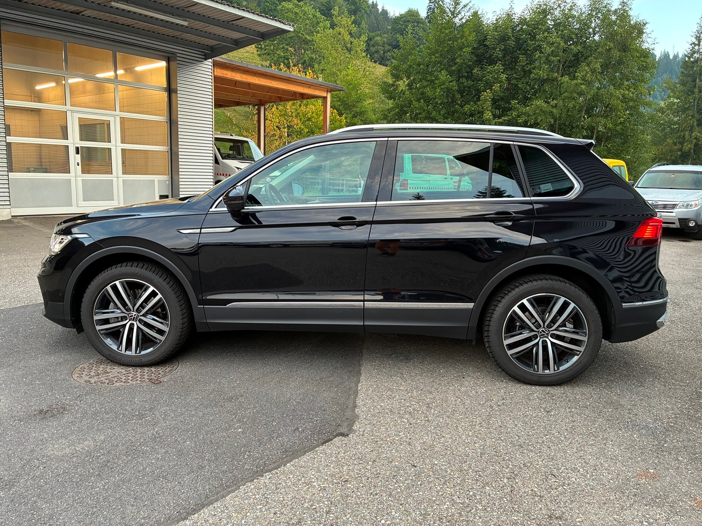 VW Tiguan 2.0 TDI SCR Elegance 4Motion DSG-image-1