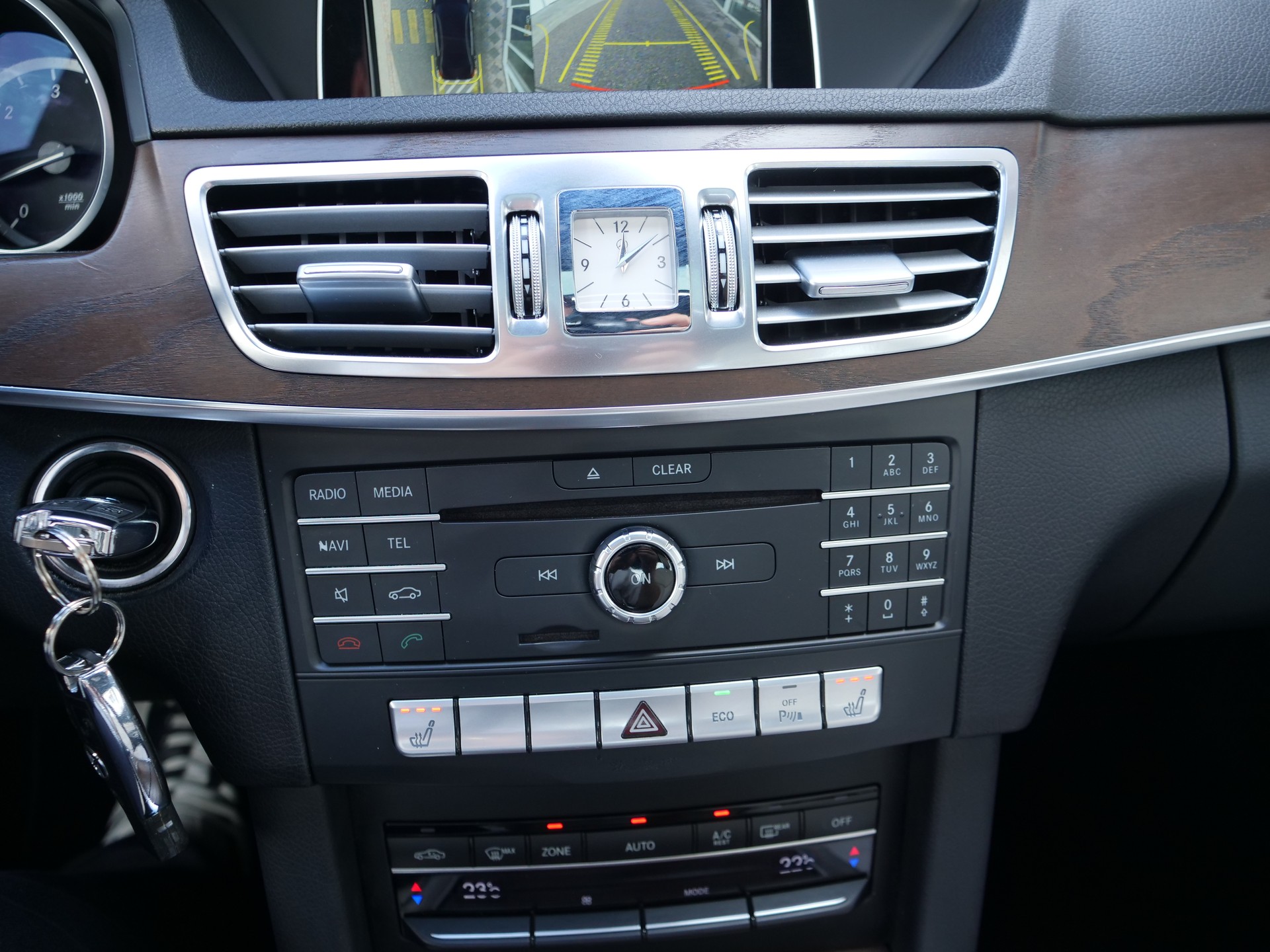 MERCEDES-BENZ E 350 BlueTEC Elégance 4Matic 7G-Tronic-image-14