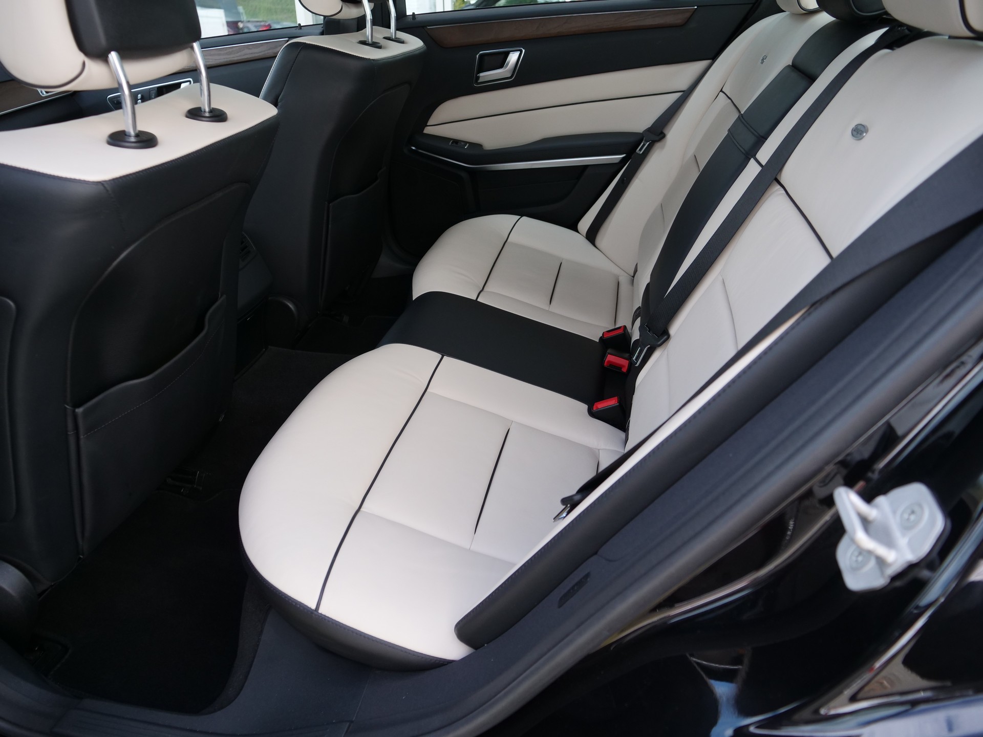 MERCEDES-BENZ E 350 BlueTEC Elégance 4Matic 7G-Tronic-image-11