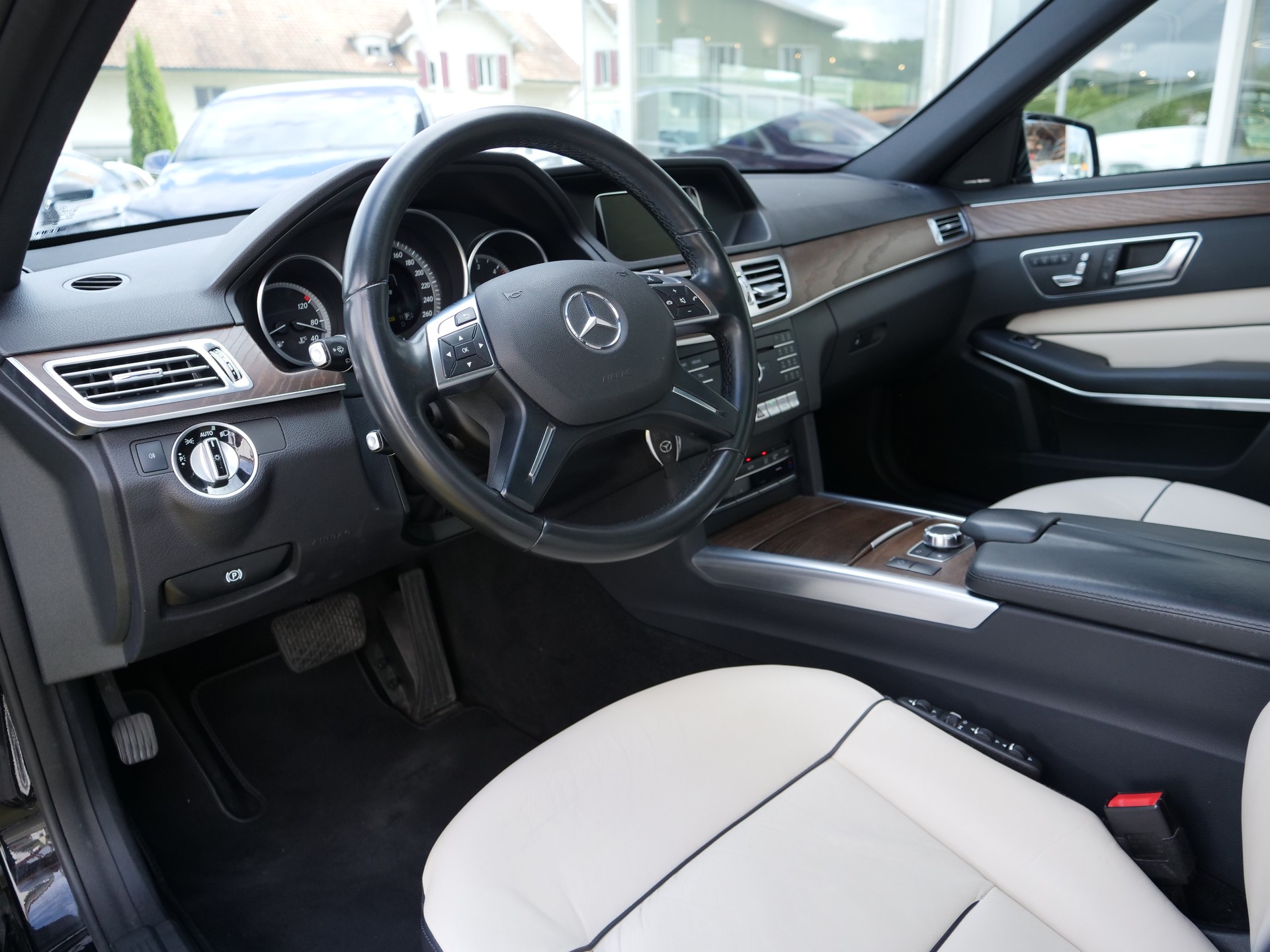 MERCEDES-BENZ E 350 BlueTEC Elégance 4Matic 7G-Tronic-image-6