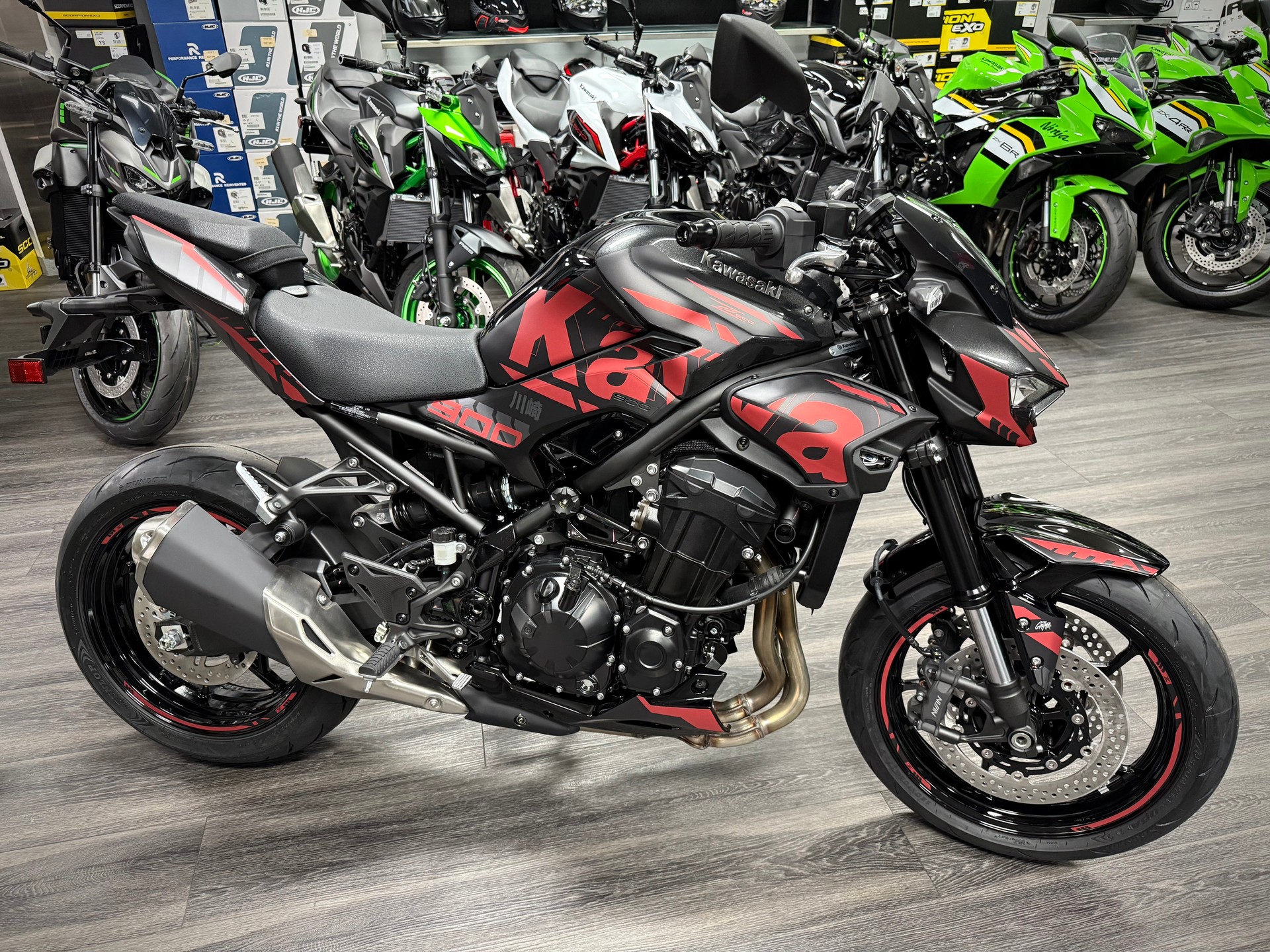 KAWASAKI Z 900 (35kW) Special Red Edition-image-2