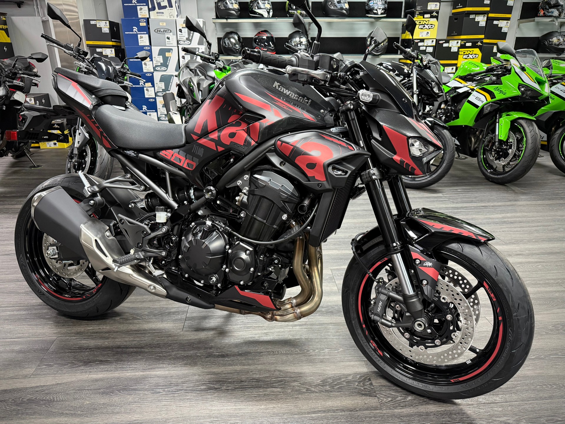 KAWASAKI Z 900 (35kW) Special Red Edition-image-0