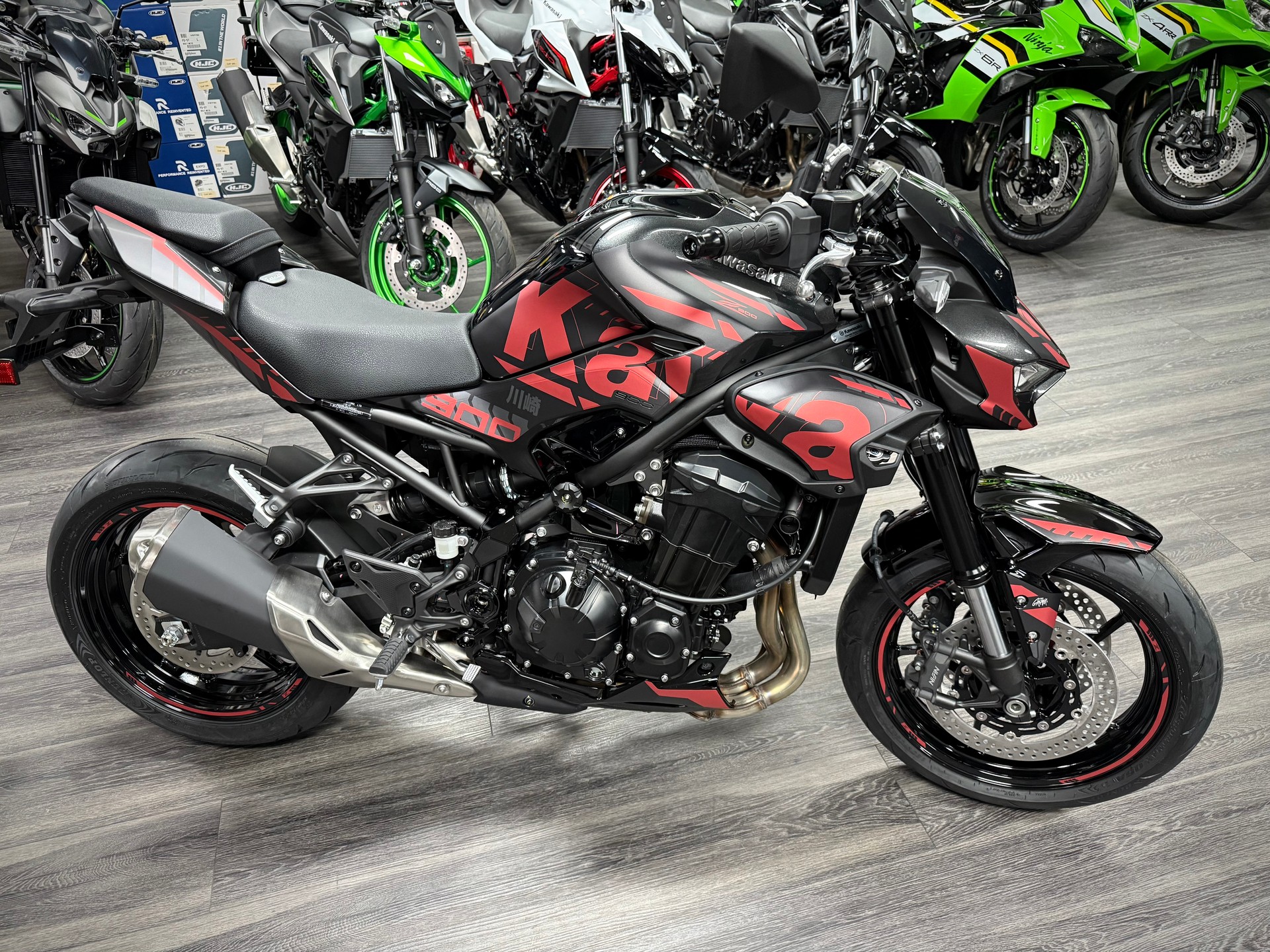 KAWASAKI Z 900 (35kW) Special Red Edition-image-7