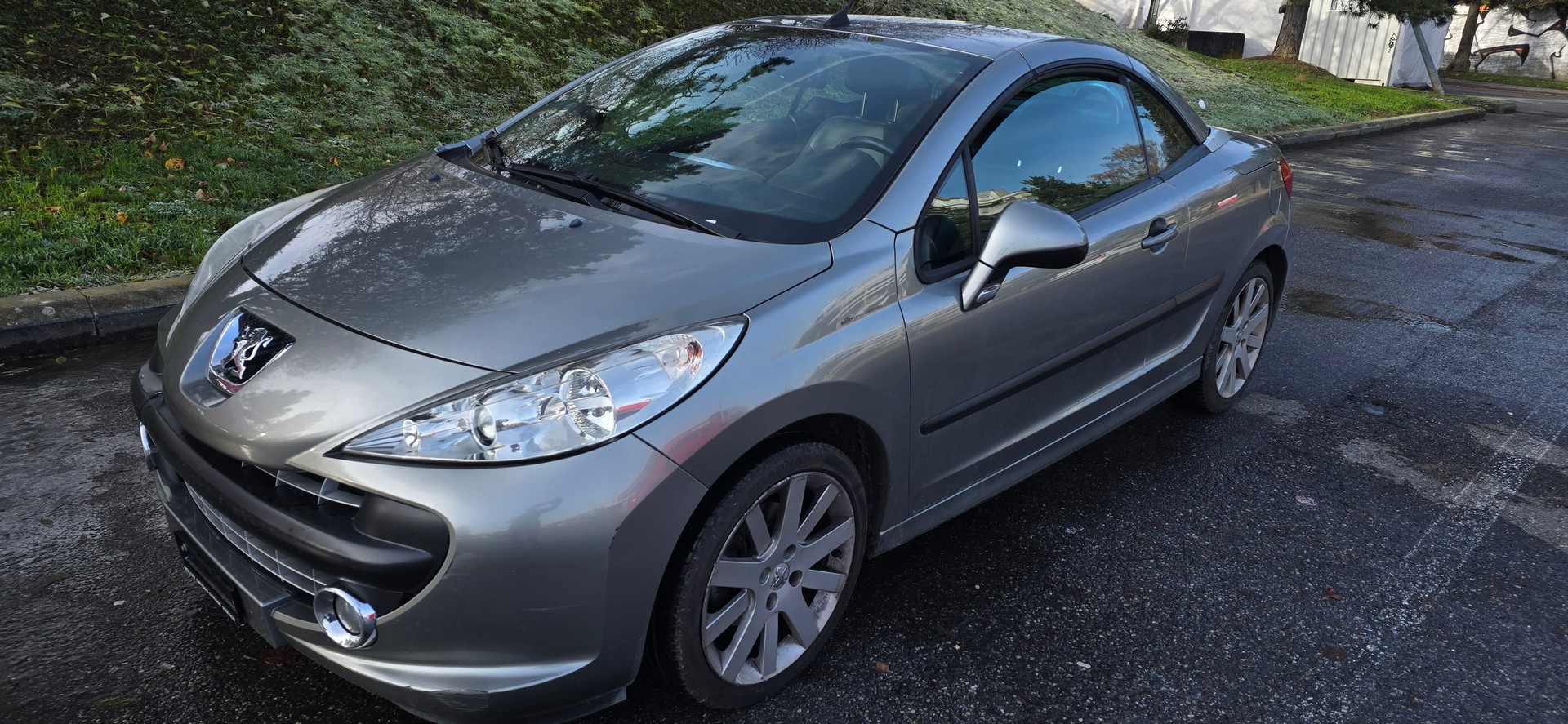 PEUGEOT 207 CC 1.6 16V Turbo Platinium Edition-image-3