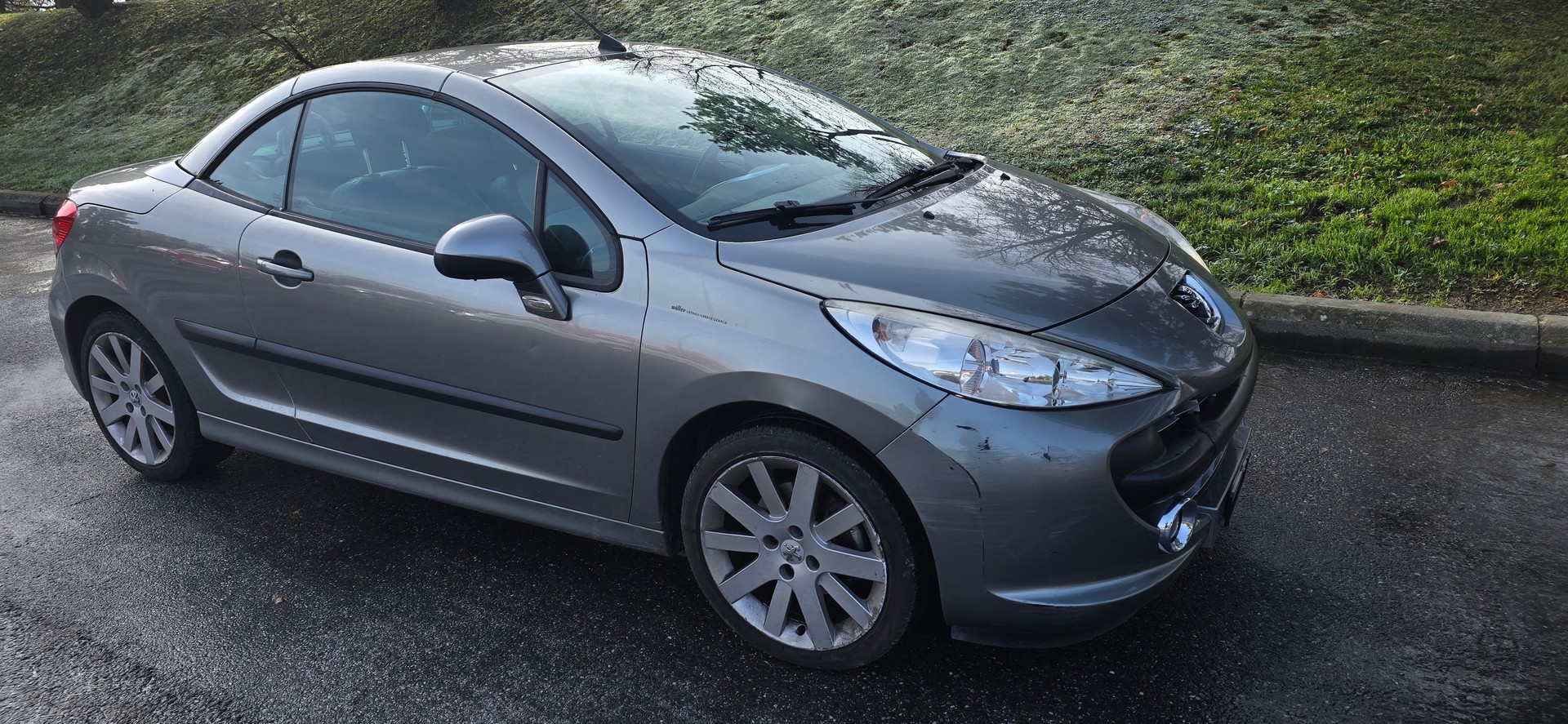 PEUGEOT 207 CC 1.6 16V Turbo Platinium Edition-image-4