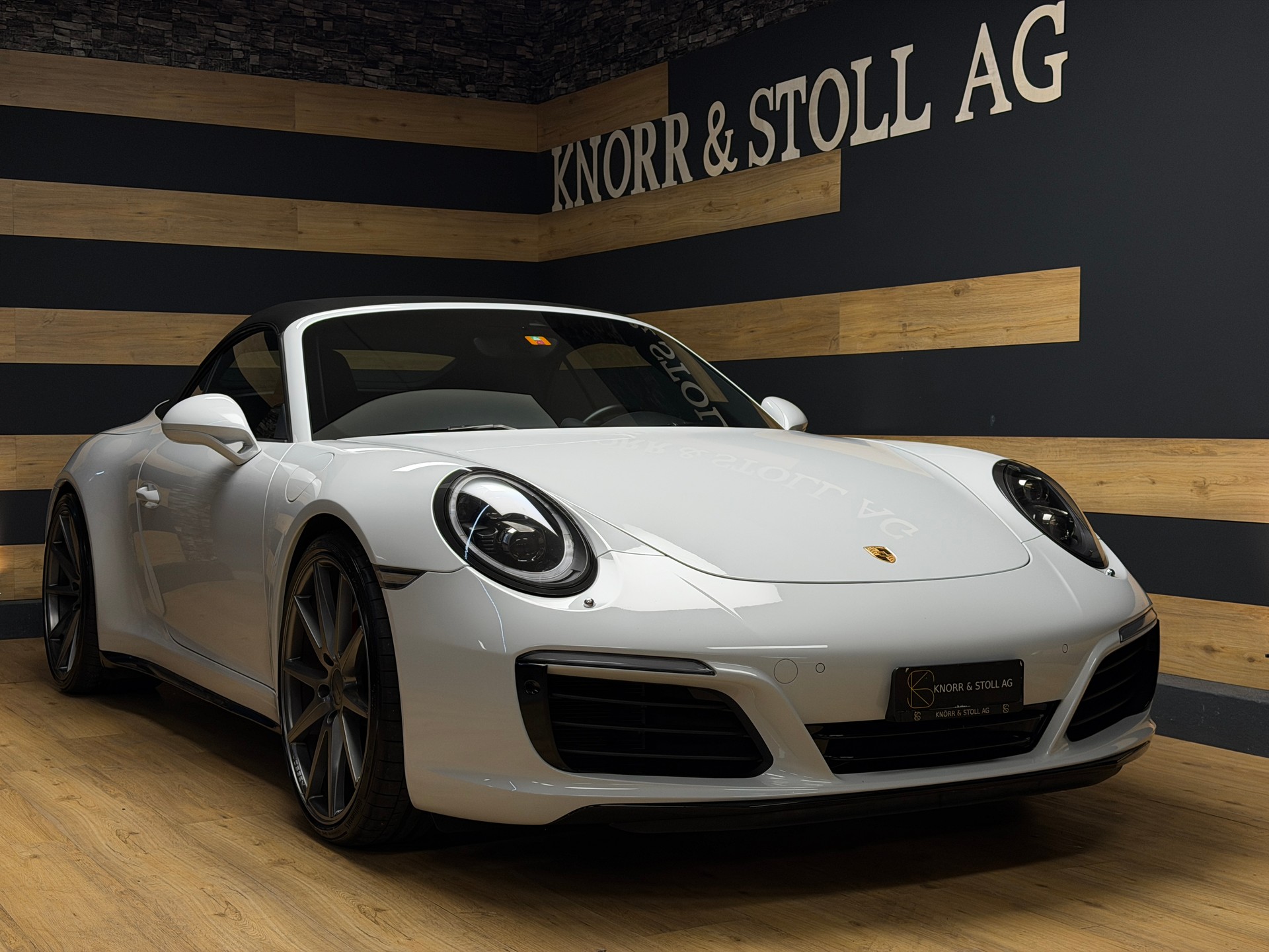 PORSCHE 911 Carrera 4S Cabrio PDK-showroom-element-1