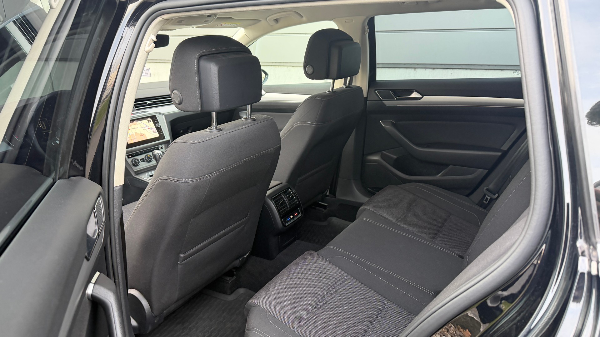 VW Passat Variant 2.0 TDI BMT Comfortline DSG-image-8