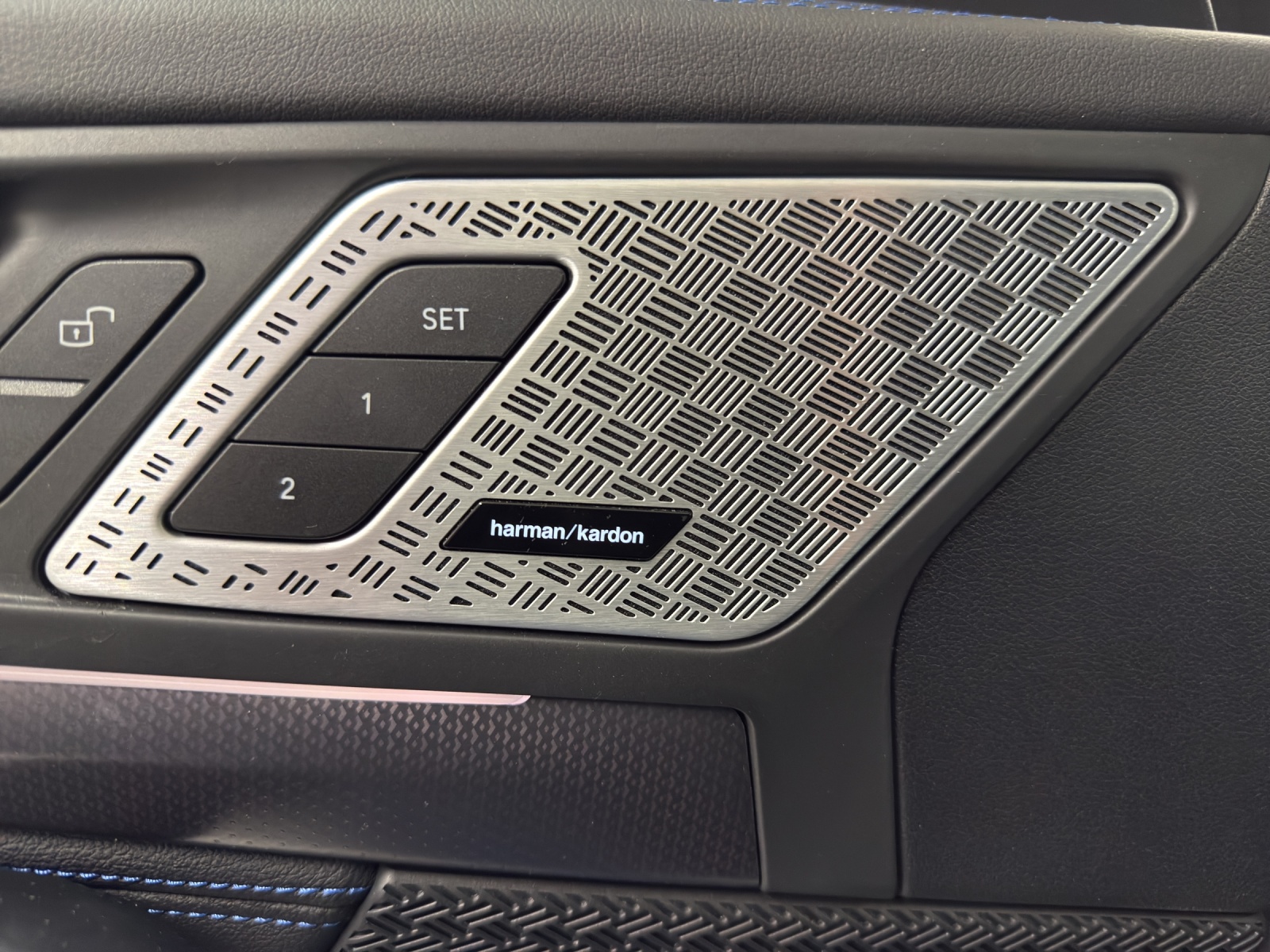 BMW X1 xDrive 23d 48V M Sport-image-21