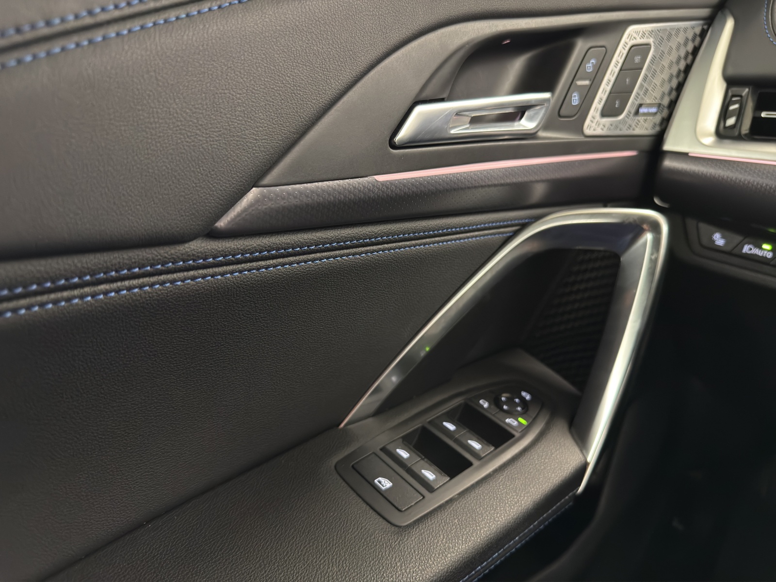 BMW X1 xDrive 23d 48V M Sport-image-14