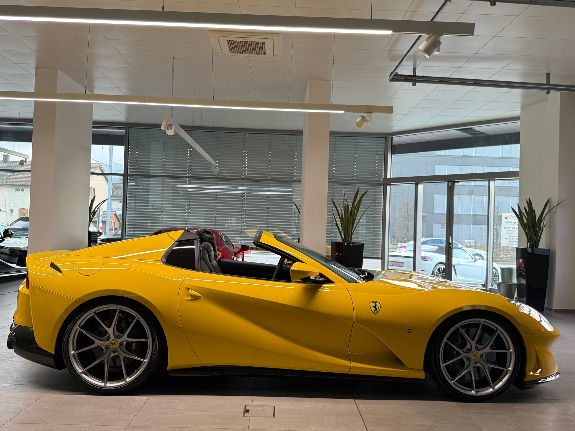 FERRARI 812 GTS-image-5