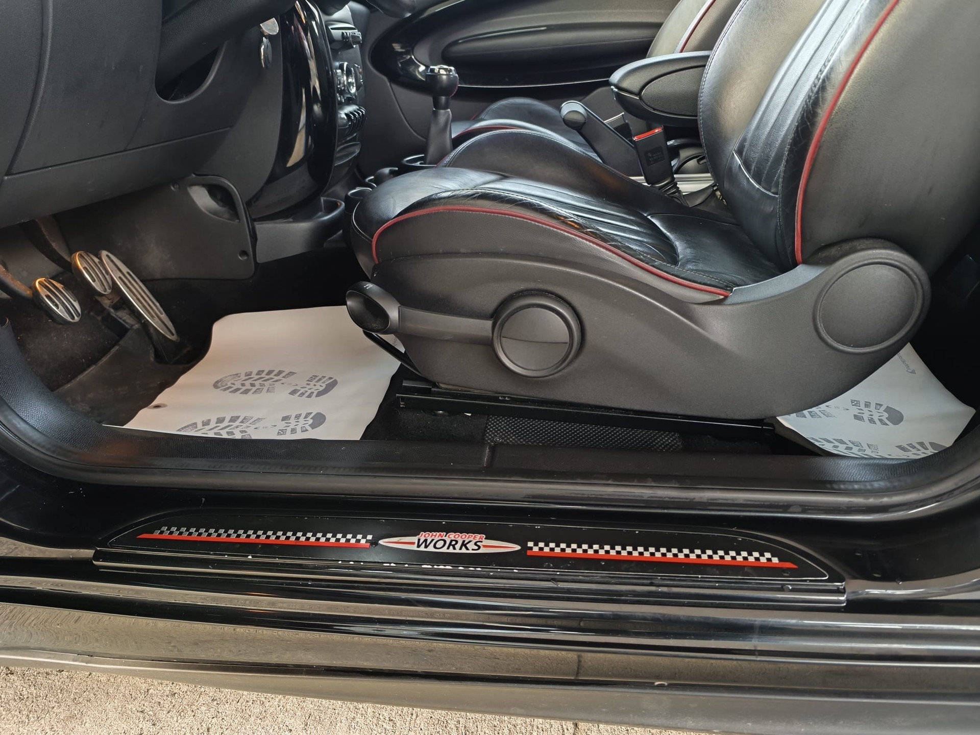 MINI Paceman John Cooper Works ALL4-image-9