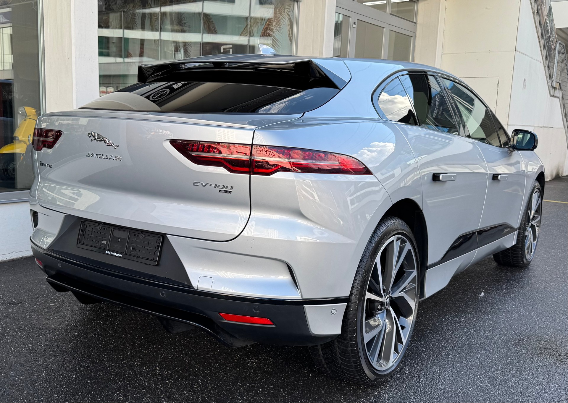 JAGUAR I-Pace EV400 SE AWD-image-4