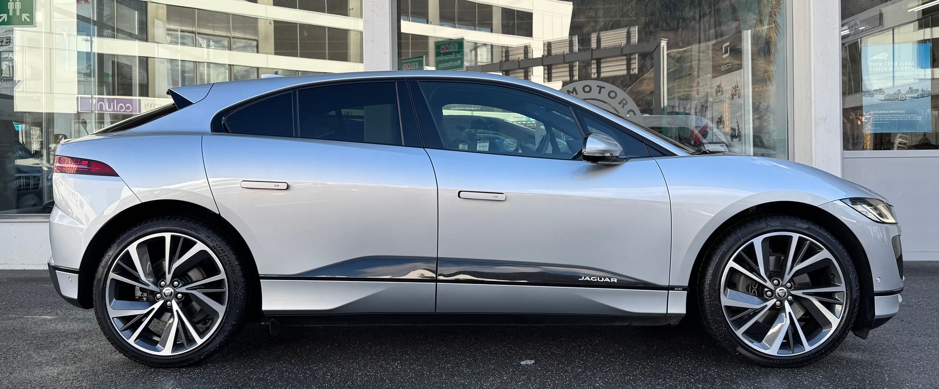 JAGUAR I-Pace EV400 SE AWD-showroom-element-1