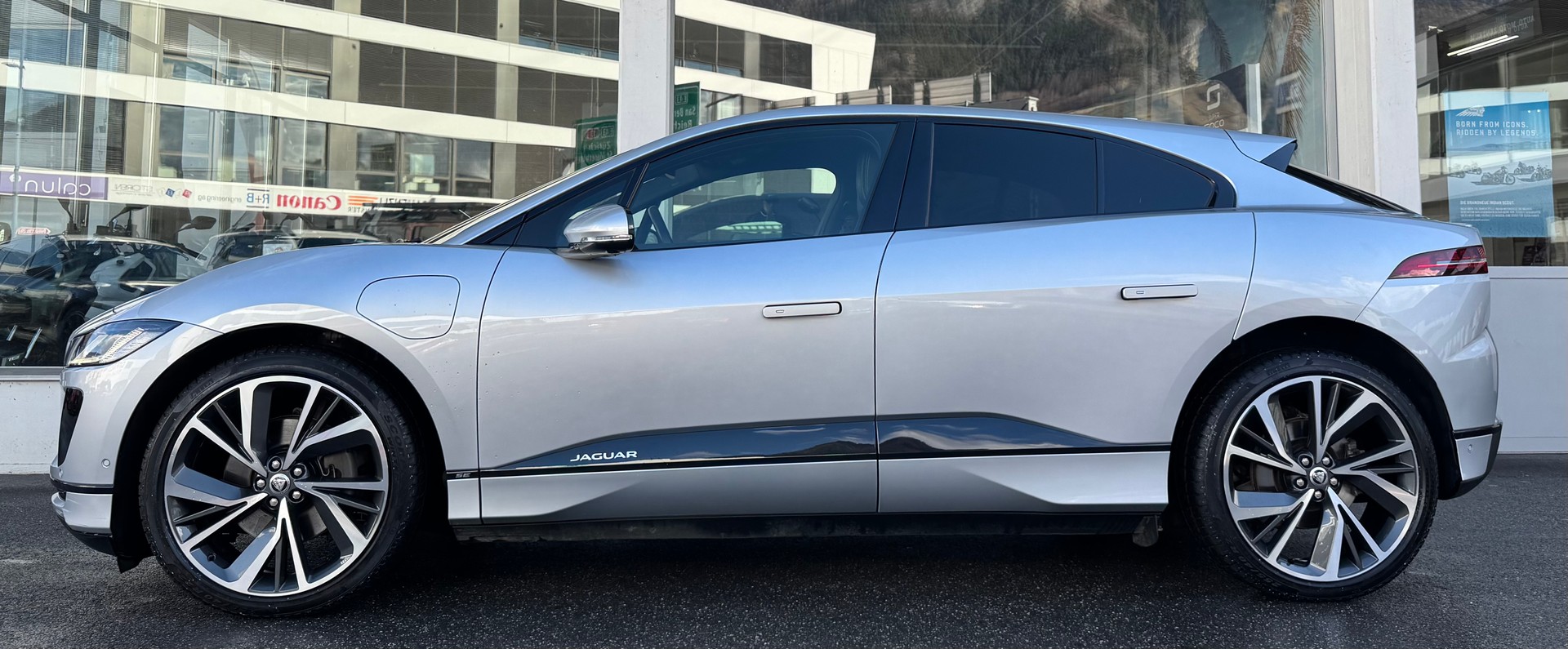 JAGUAR I-Pace EV400 SE AWD-showroom-element-2