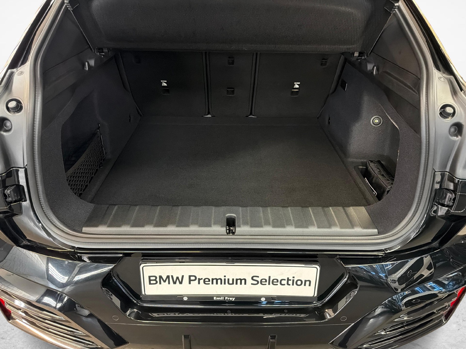 BMW iX2 30 xDrive30-image-18