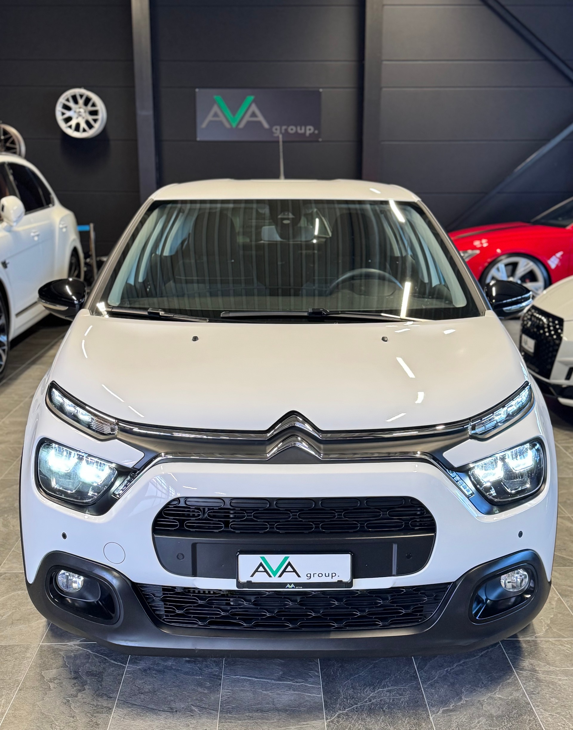 CITROEN C3 1.2i PureTech Swiss Edition EAT6-image-2