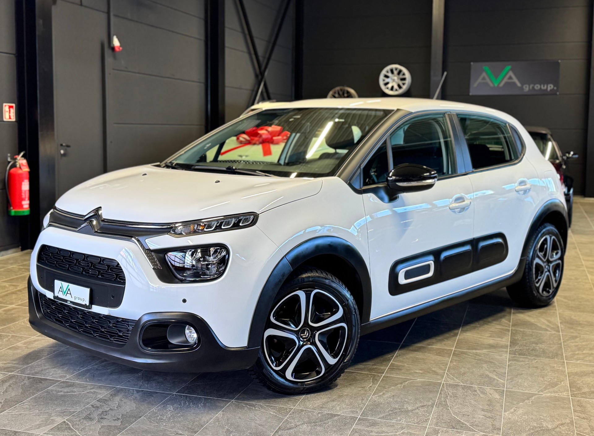 CITROEN C3 1.2i PureTech Swiss Edition EAT6-image-3
