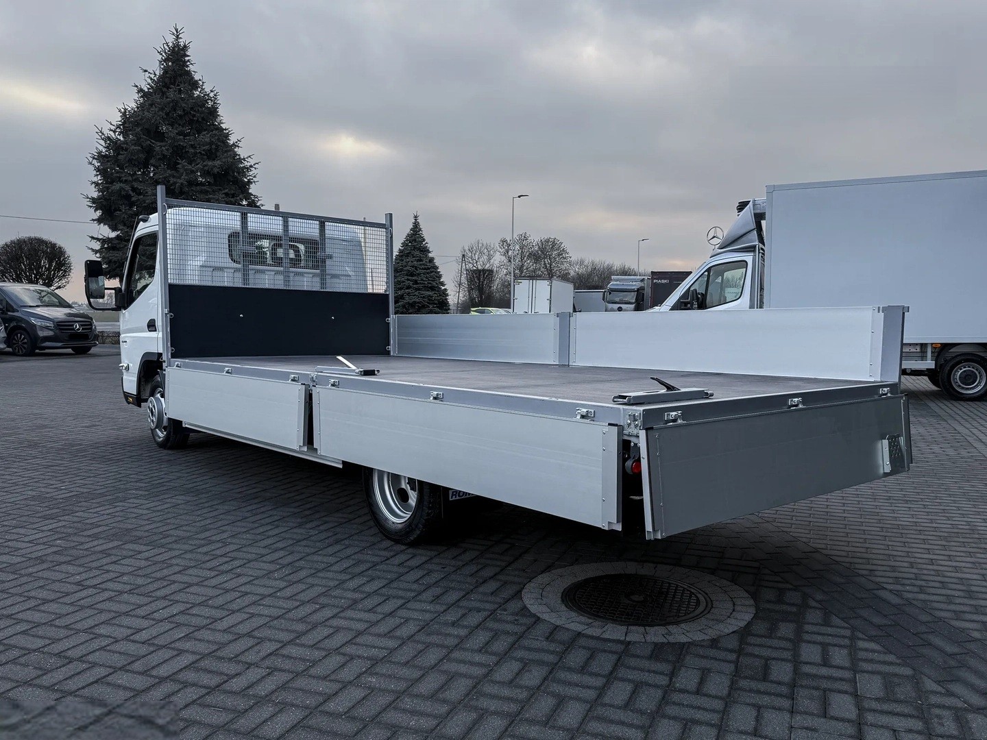 MITSUBISHI FUSO CANTER 3C15 Auto. Klima, Bluetooth-showroom-element-3