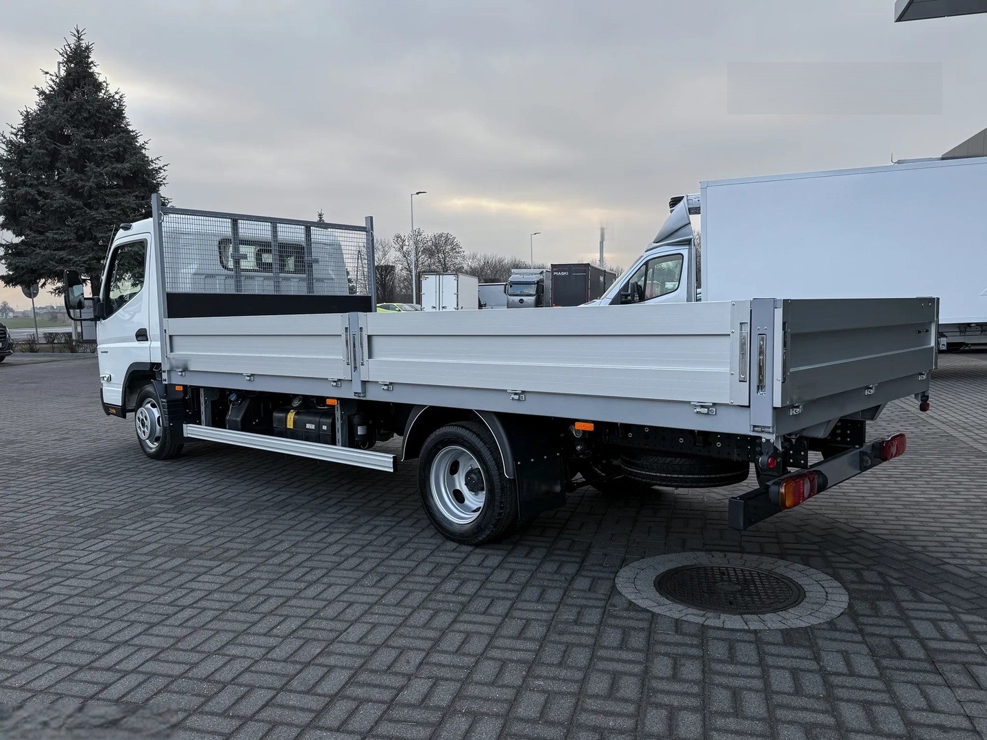 MITSUBISHI FUSO CANTER 3C15 Auto. Klima, Bluetooth-showroom-element-2