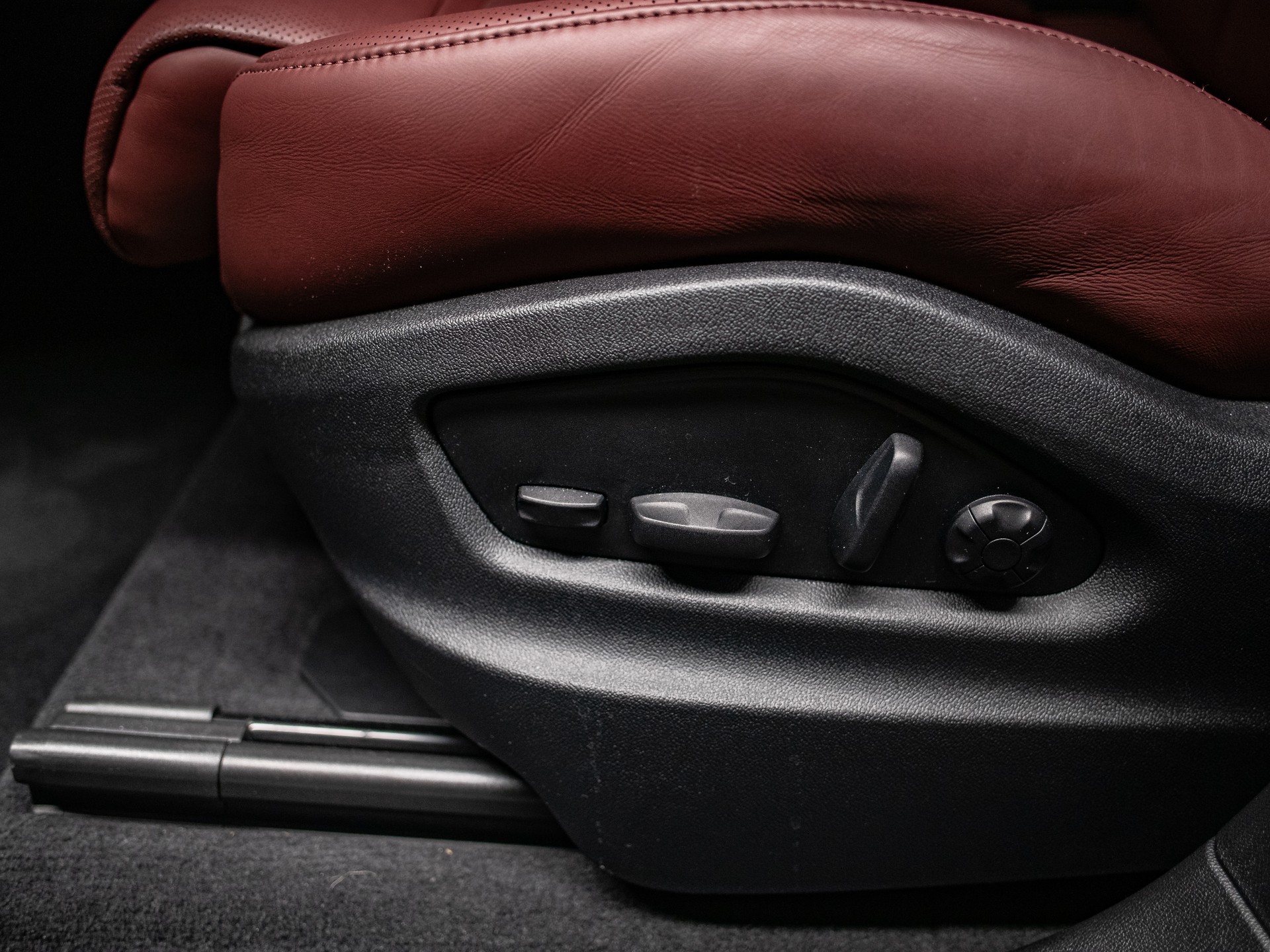 PORSCHE Cayenne S E-Hybrid Tiptronic-image-9
