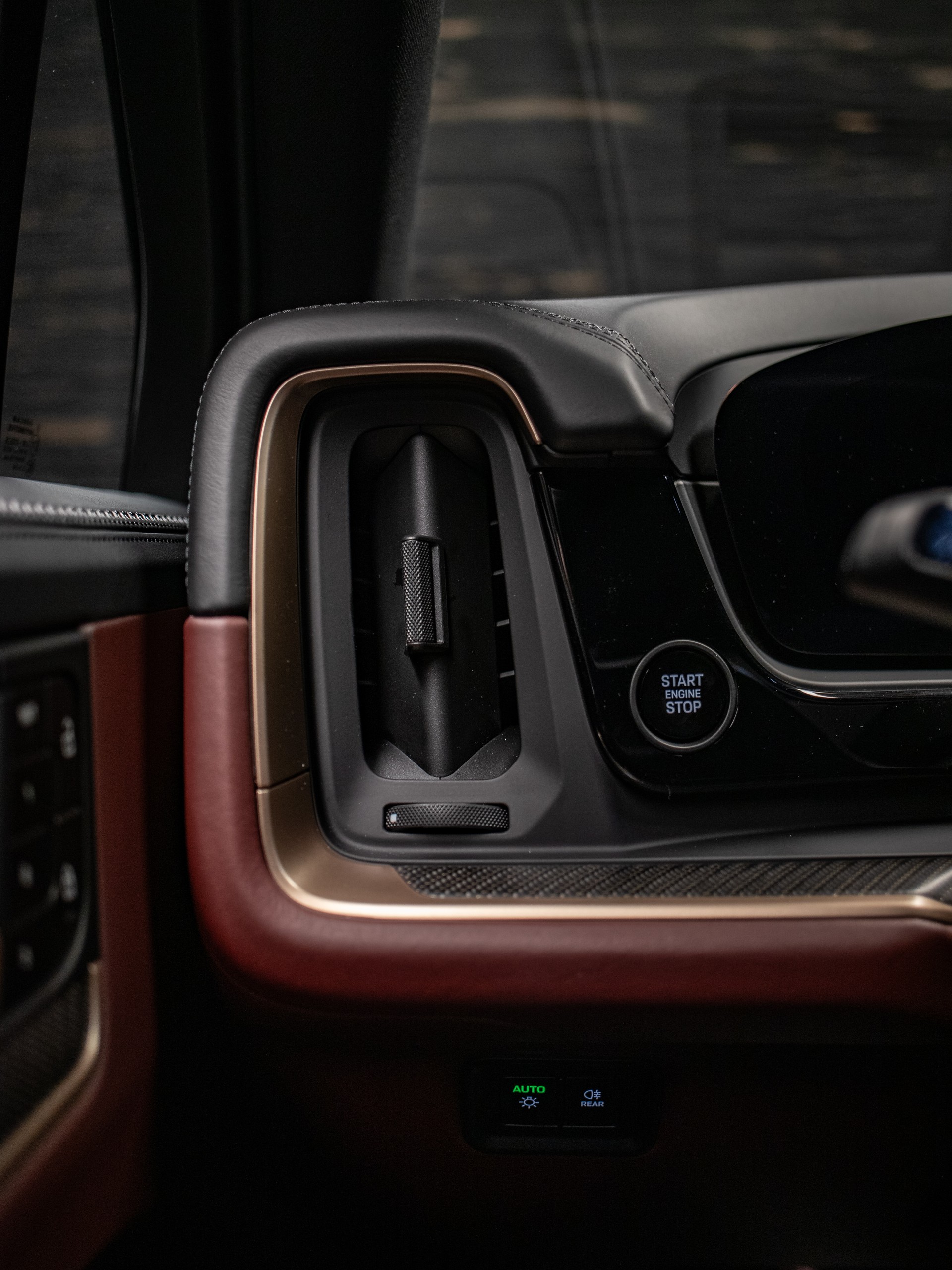 PORSCHE Cayenne S E-Hybrid Tiptronic-image-26