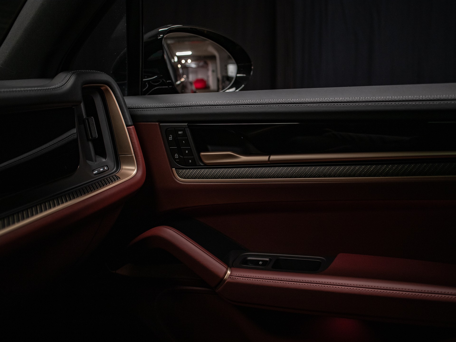 PORSCHE Cayenne S E-Hybrid Tiptronic-image-29